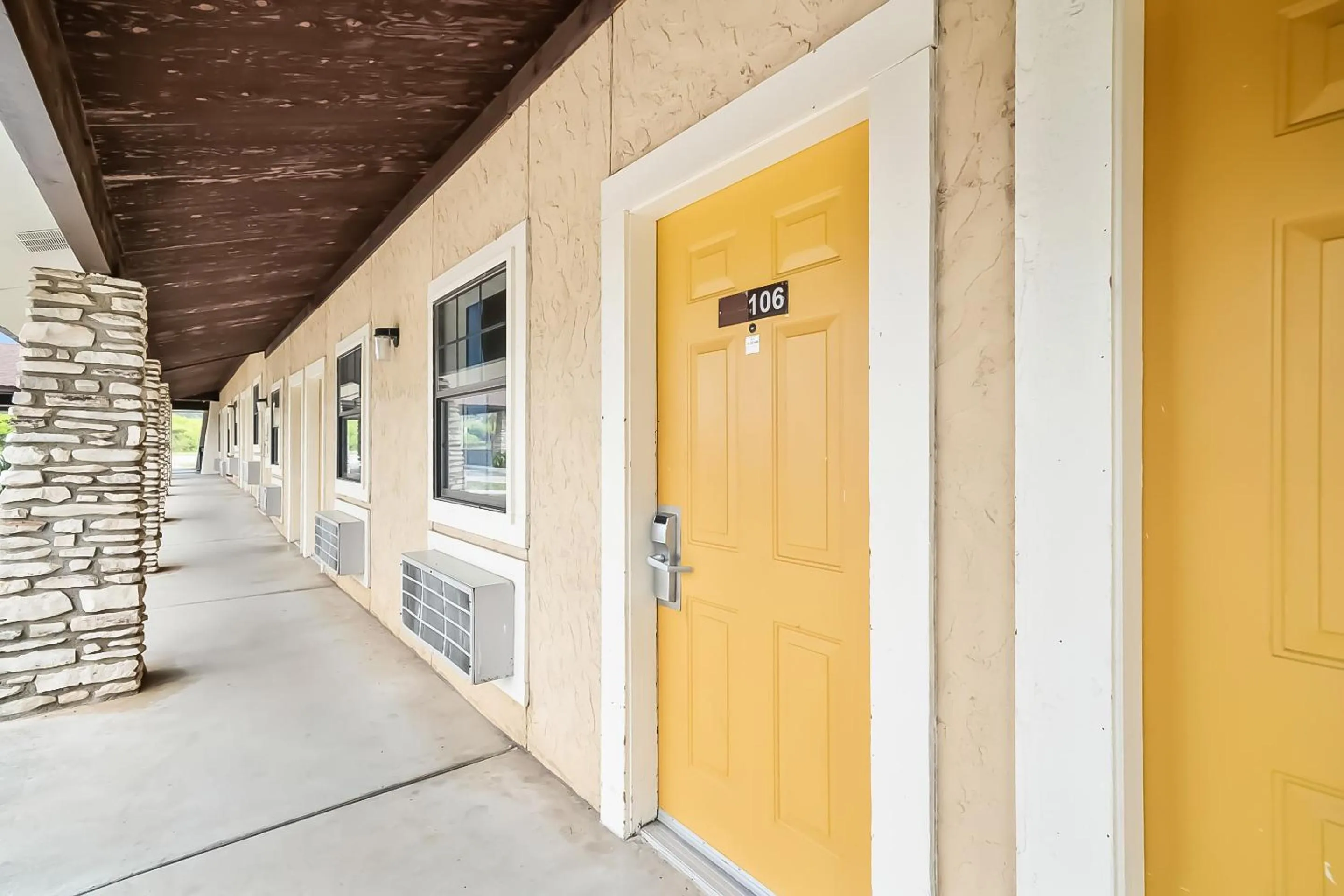 Lobby or reception in Segovia Lodge Junction TX I -10