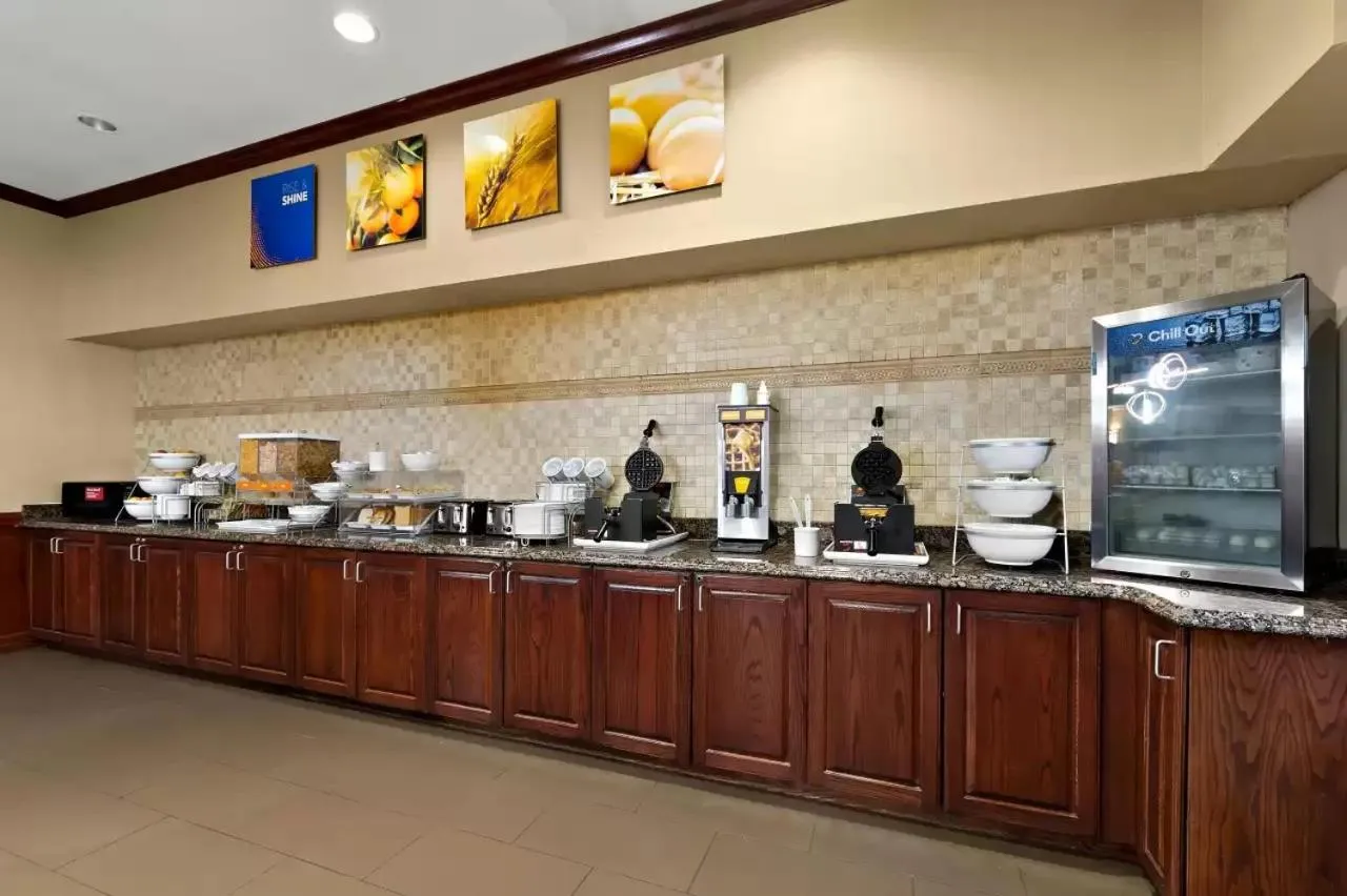 Restaurant/places to eat in Comfort Suites Corpus Christi Central