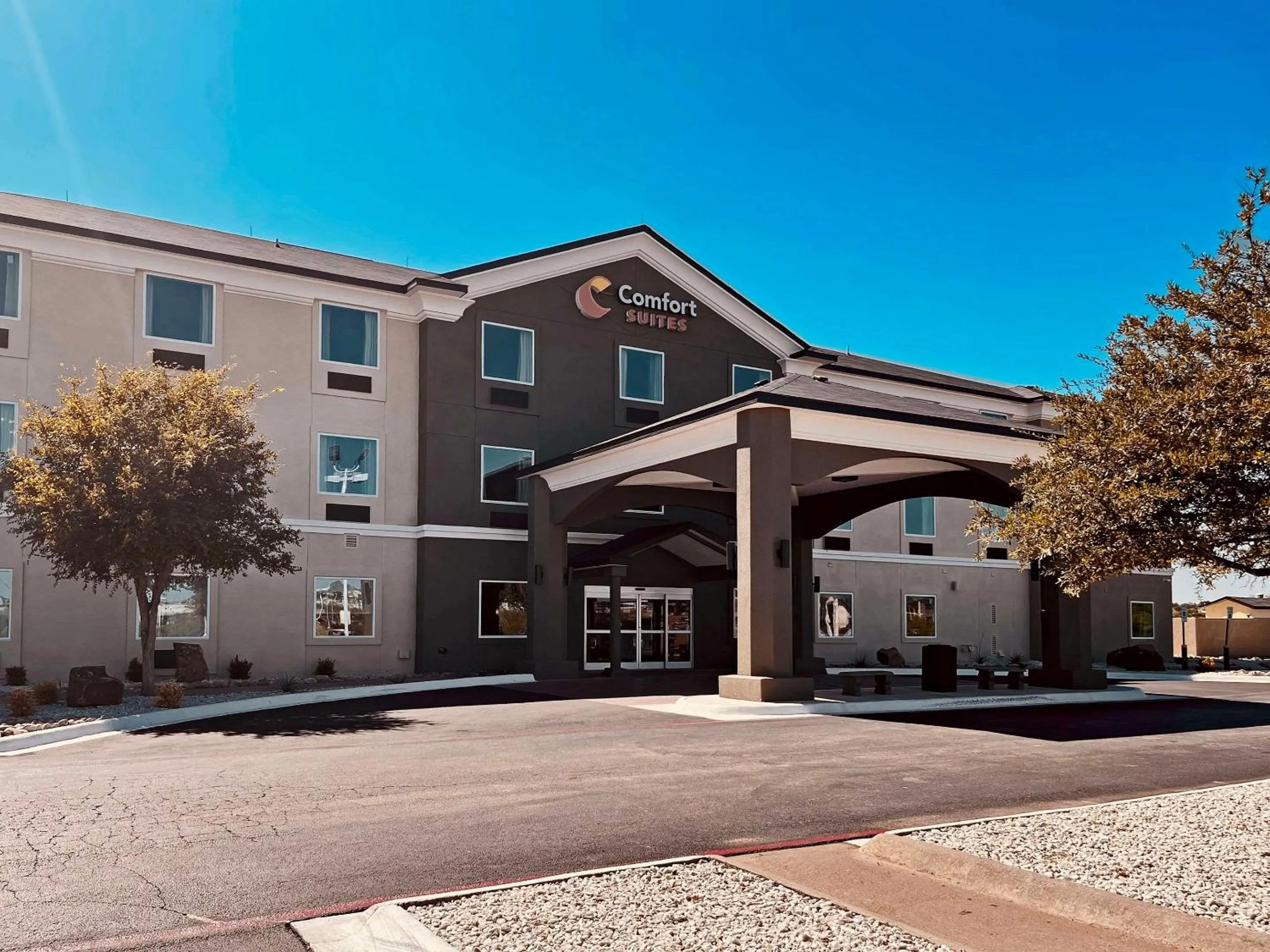 Property building in Comfort Suites San Angelo near University