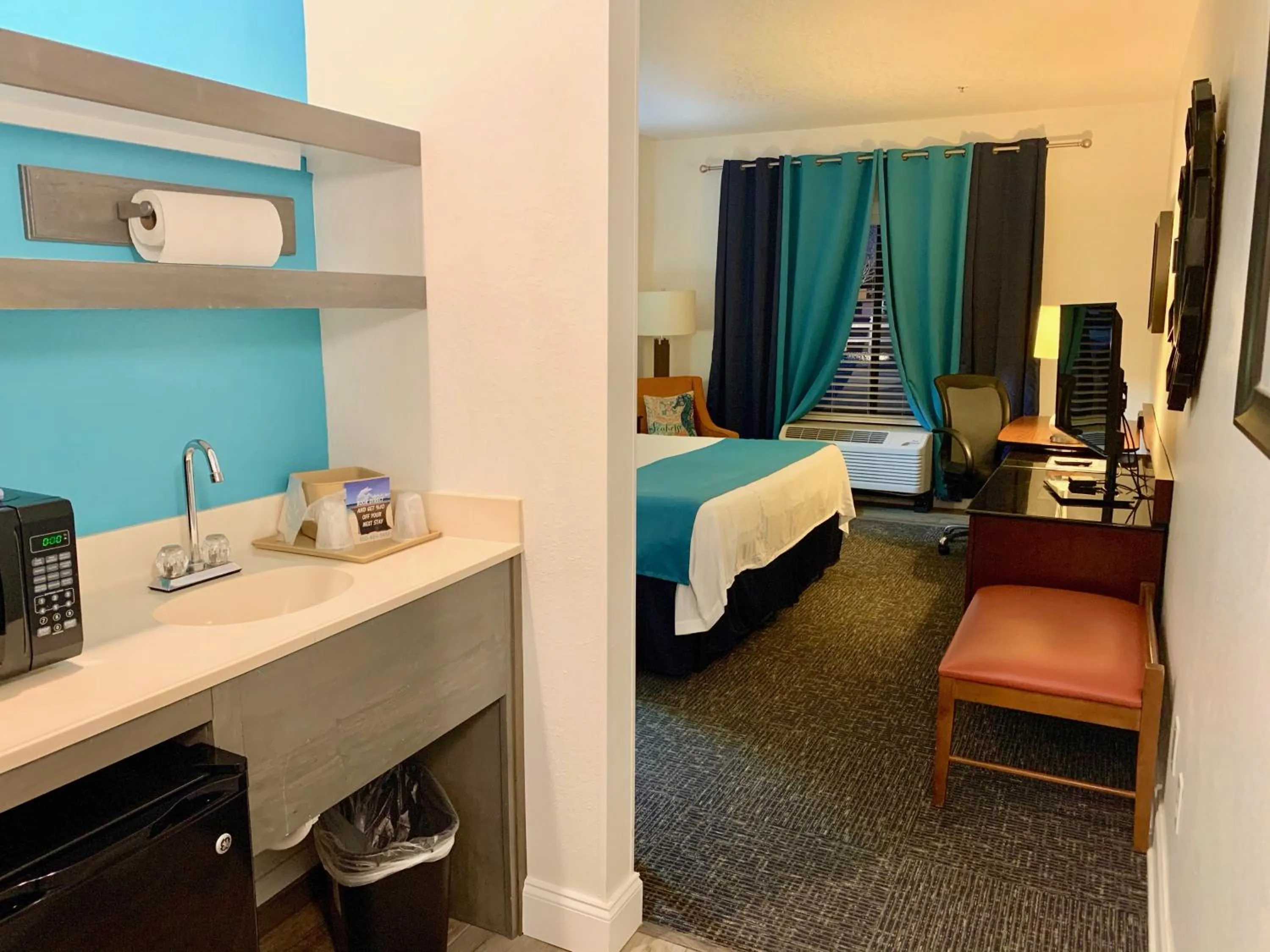 Bed in Hotel Pensacola