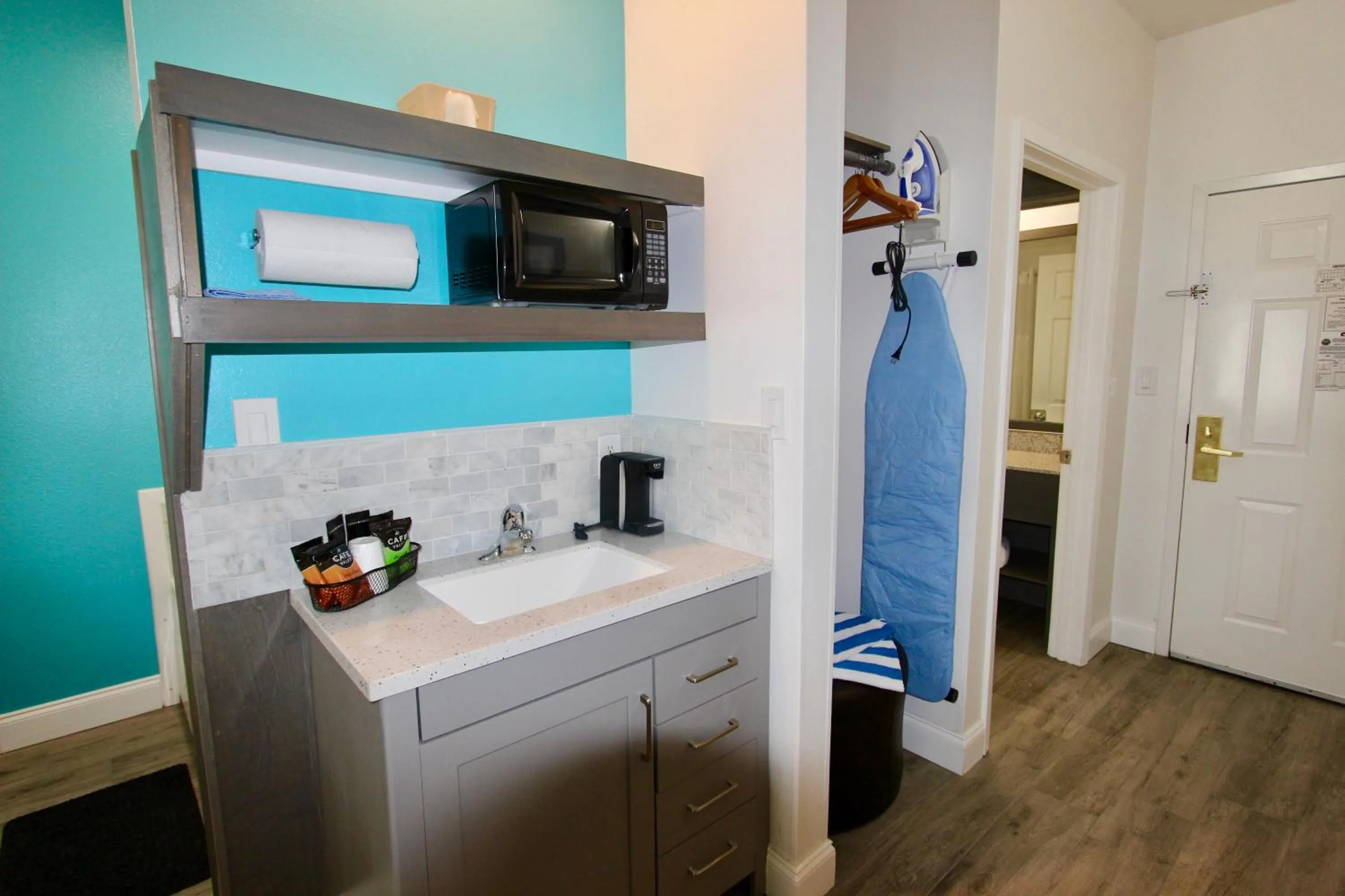 Kitchen or kitchenette in Hotel Pensacola
