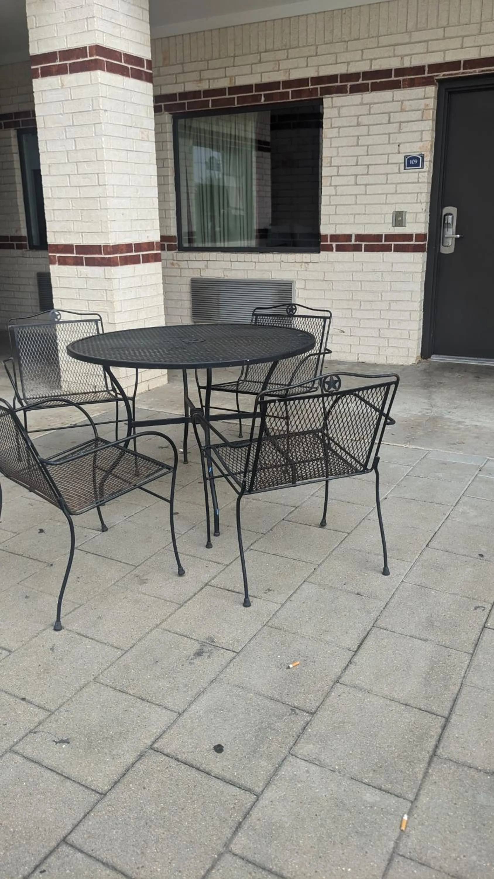 Patio in Rodeway Inn & Suites Humble IAH