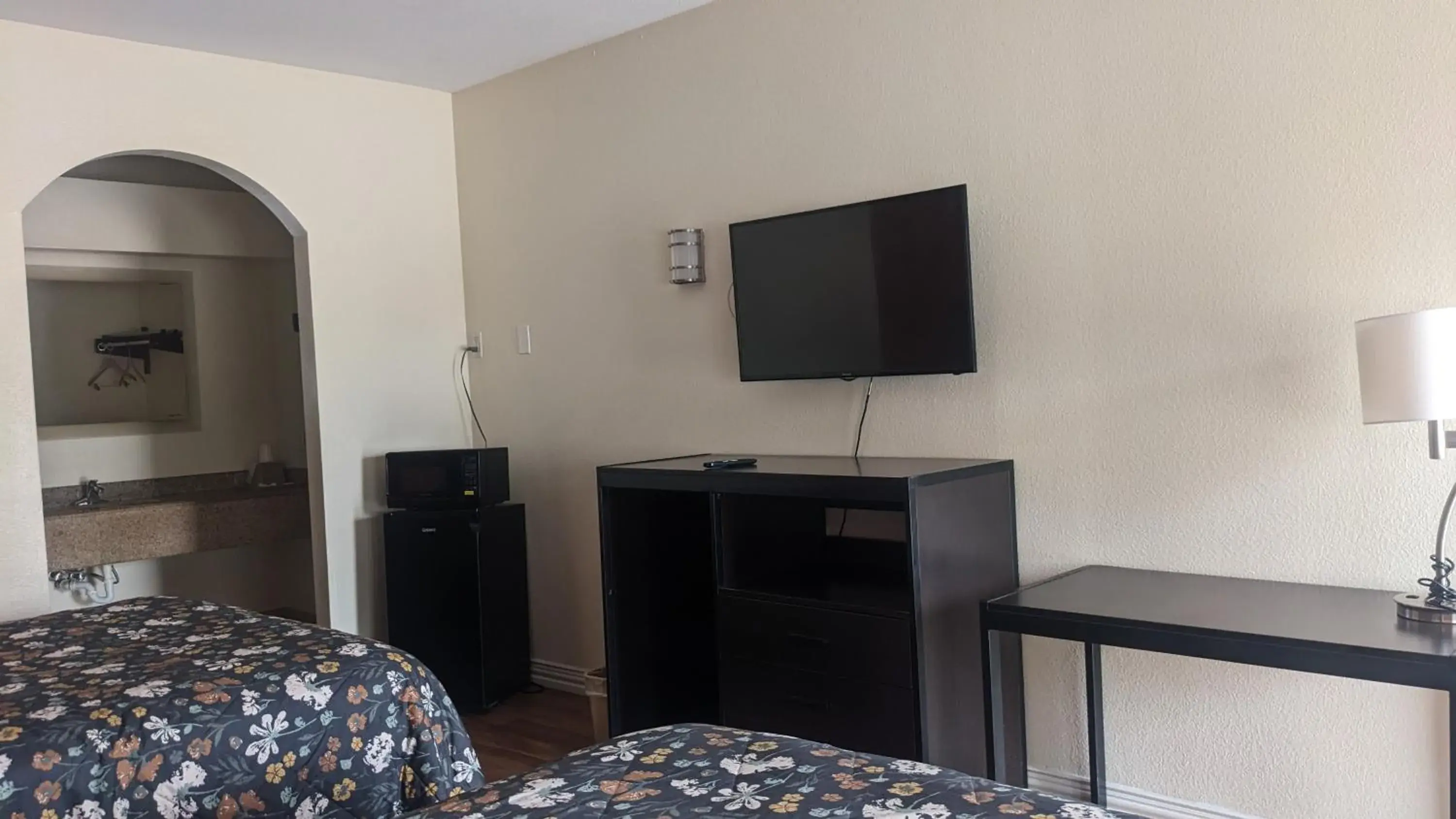 Queen Room with Two Queen Beds - Non-Smoking in Rodeway Inn & Suites Queen Room with Two Queen Beds - Non-Smoking in Rodeway Inn & Suites