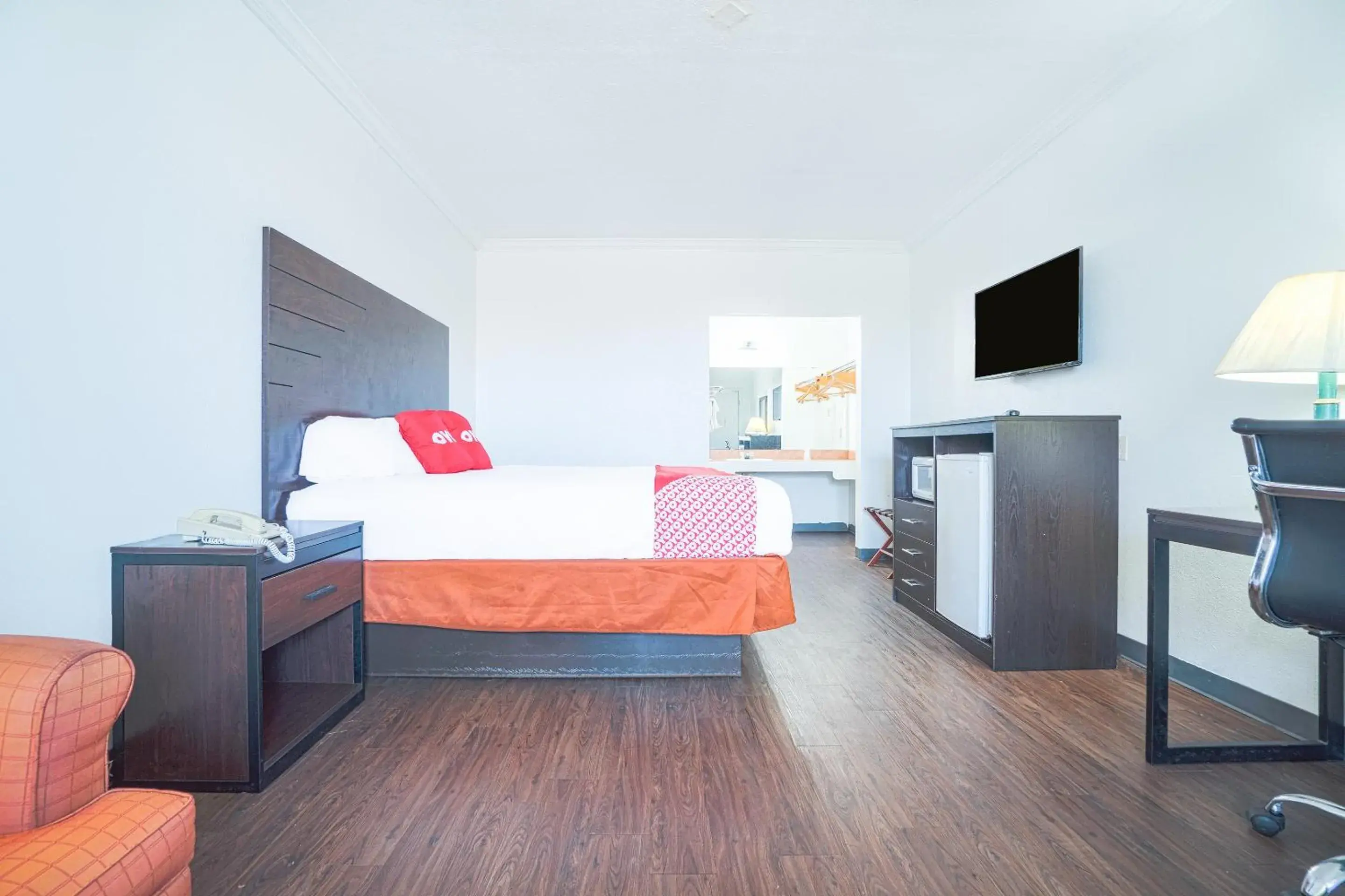 King Room in OYO Hotel Kingsville - Hwy 77 King Room in OYO Hotel Kingsville - Hwy 77