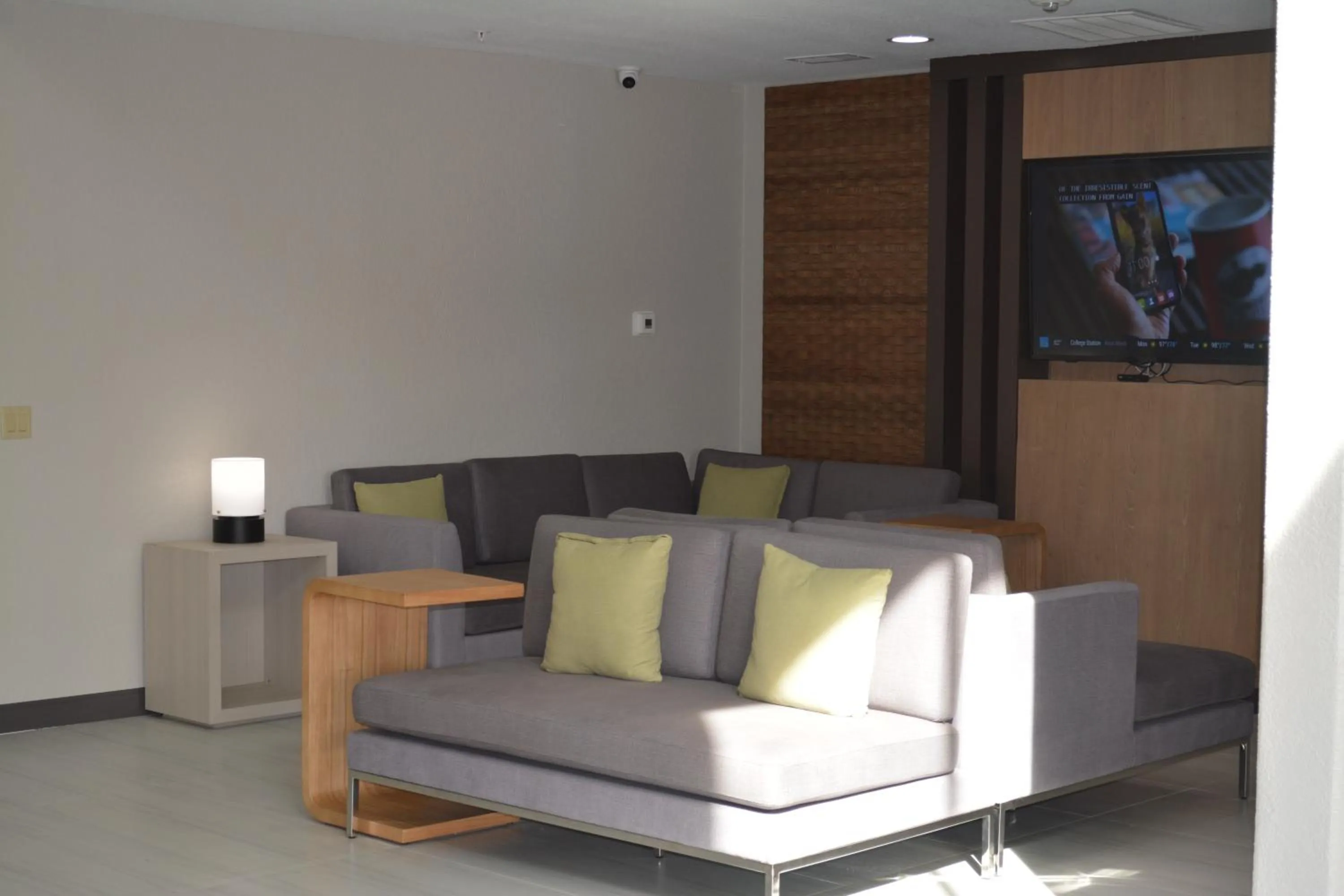 Lobby or reception in Wingate by Wyndham College Station South