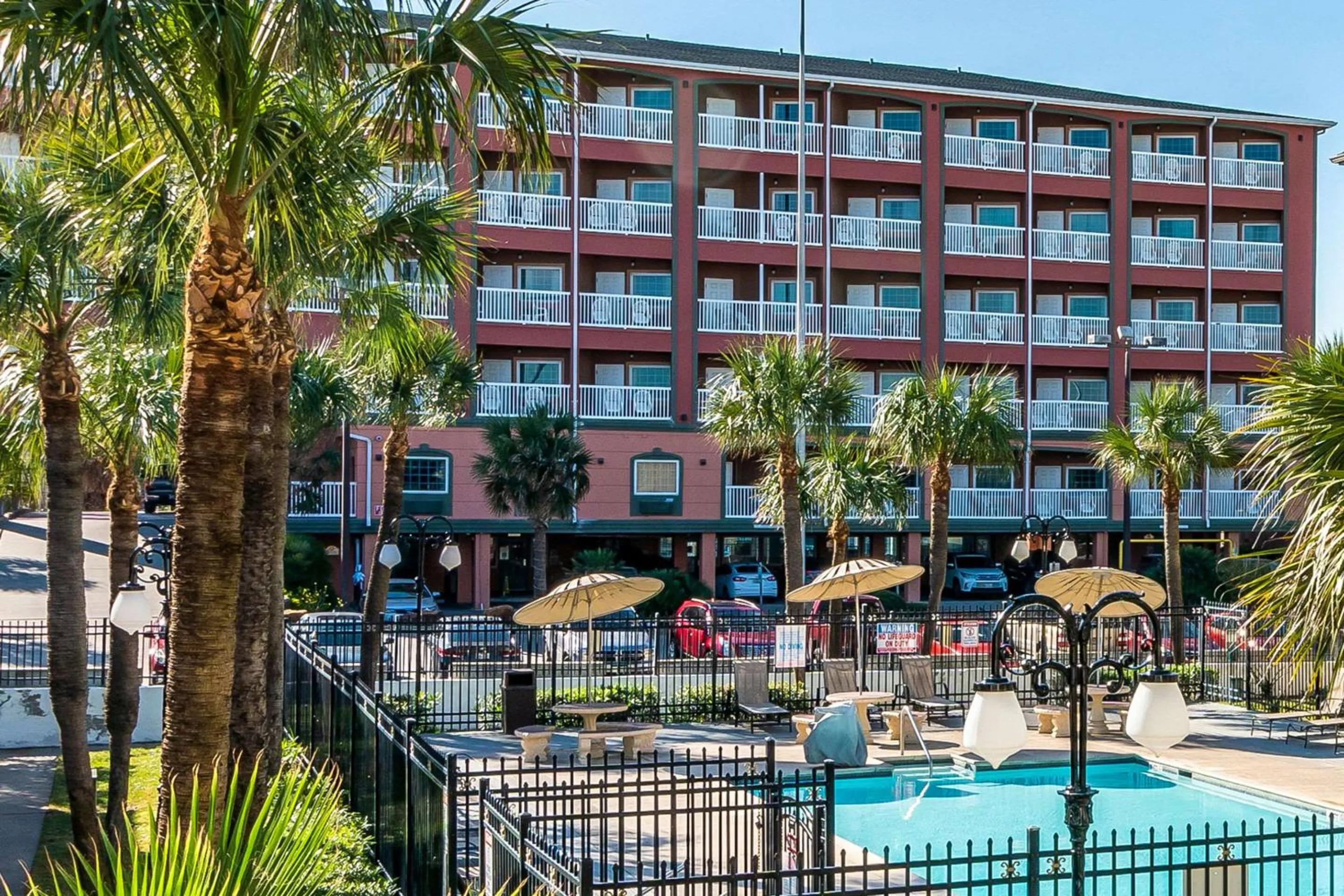 Swimming pool in Quality Inn & Suites Galveston - Beachfront