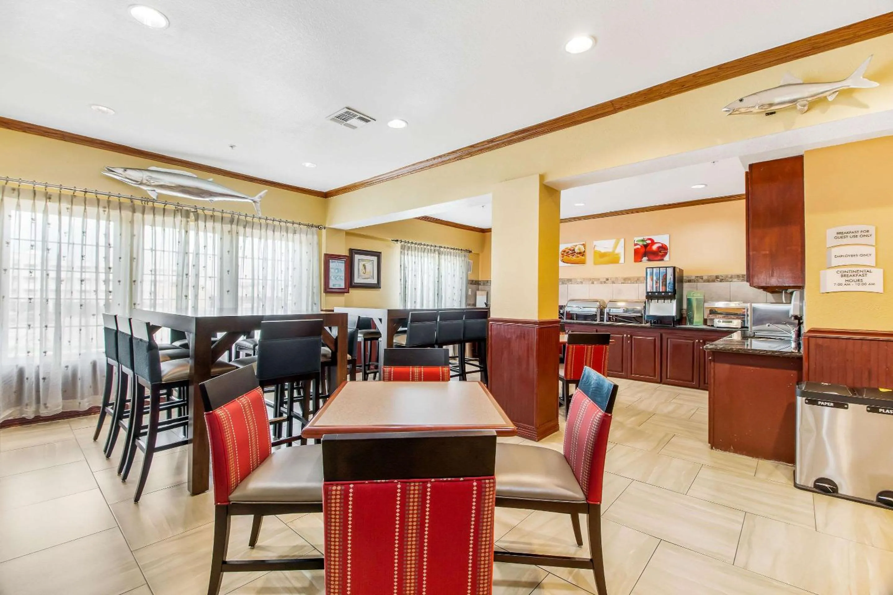 Breakfast in Quality Inn & Suites Galveston - Beachfront