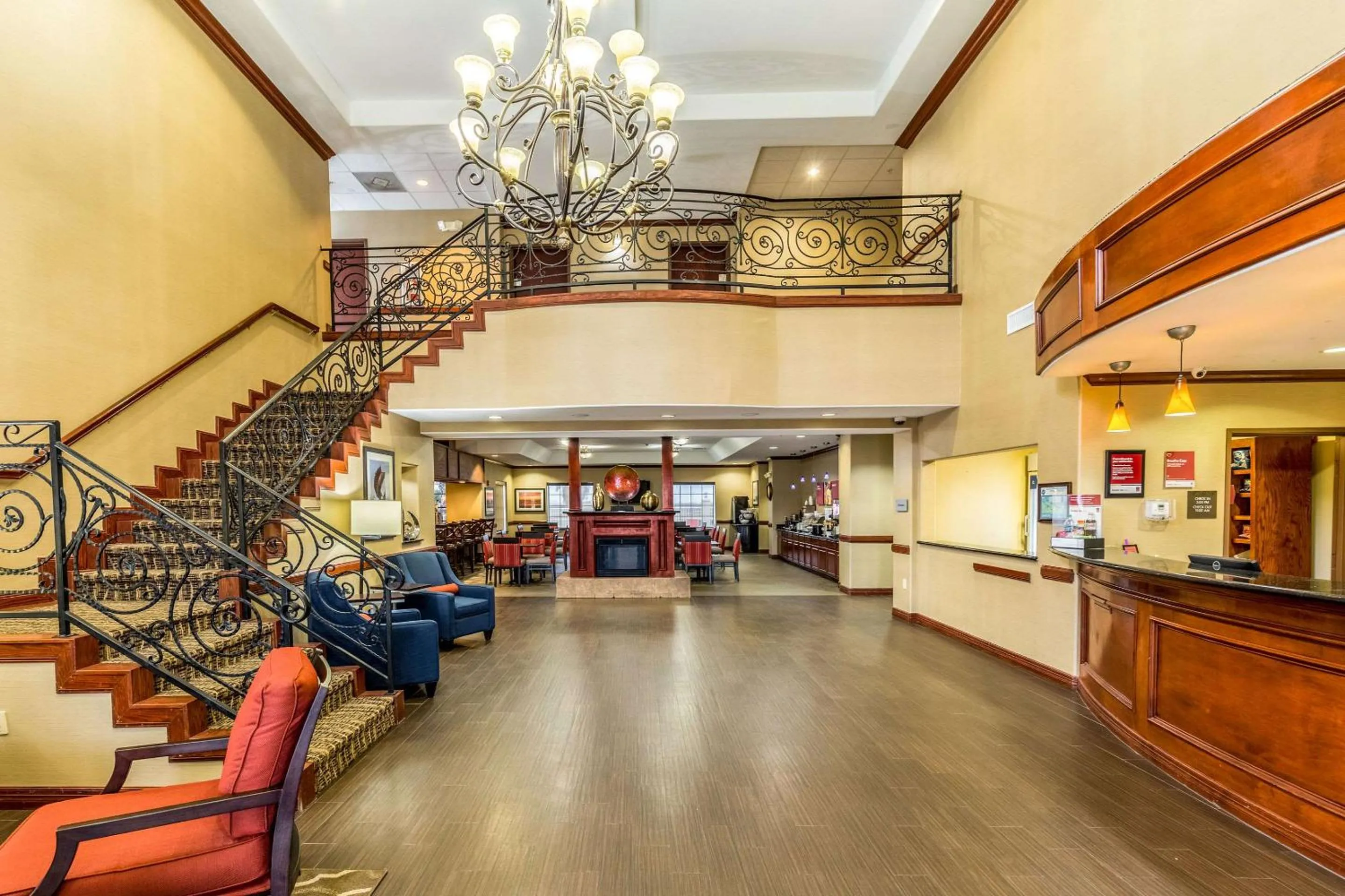 Lobby or reception in Comfort Suites Galveston Cruise Port Area - Beachside