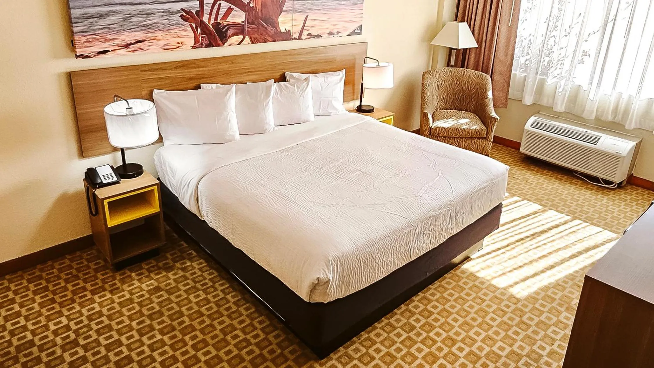 Bedroom, Bed in Days Inn by Wyndham Sherman