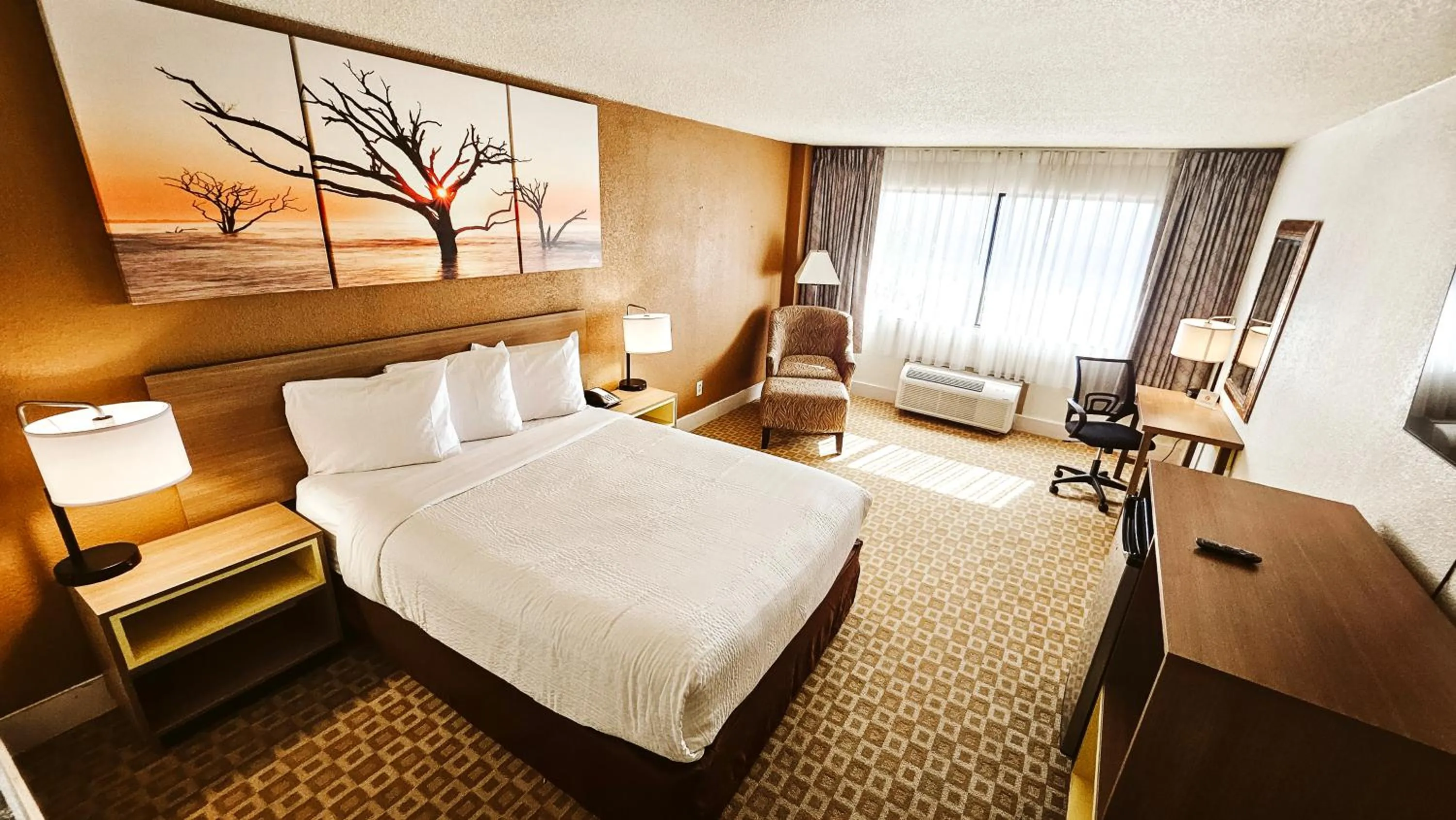 Bed in Days Inn by Wyndham Sherman