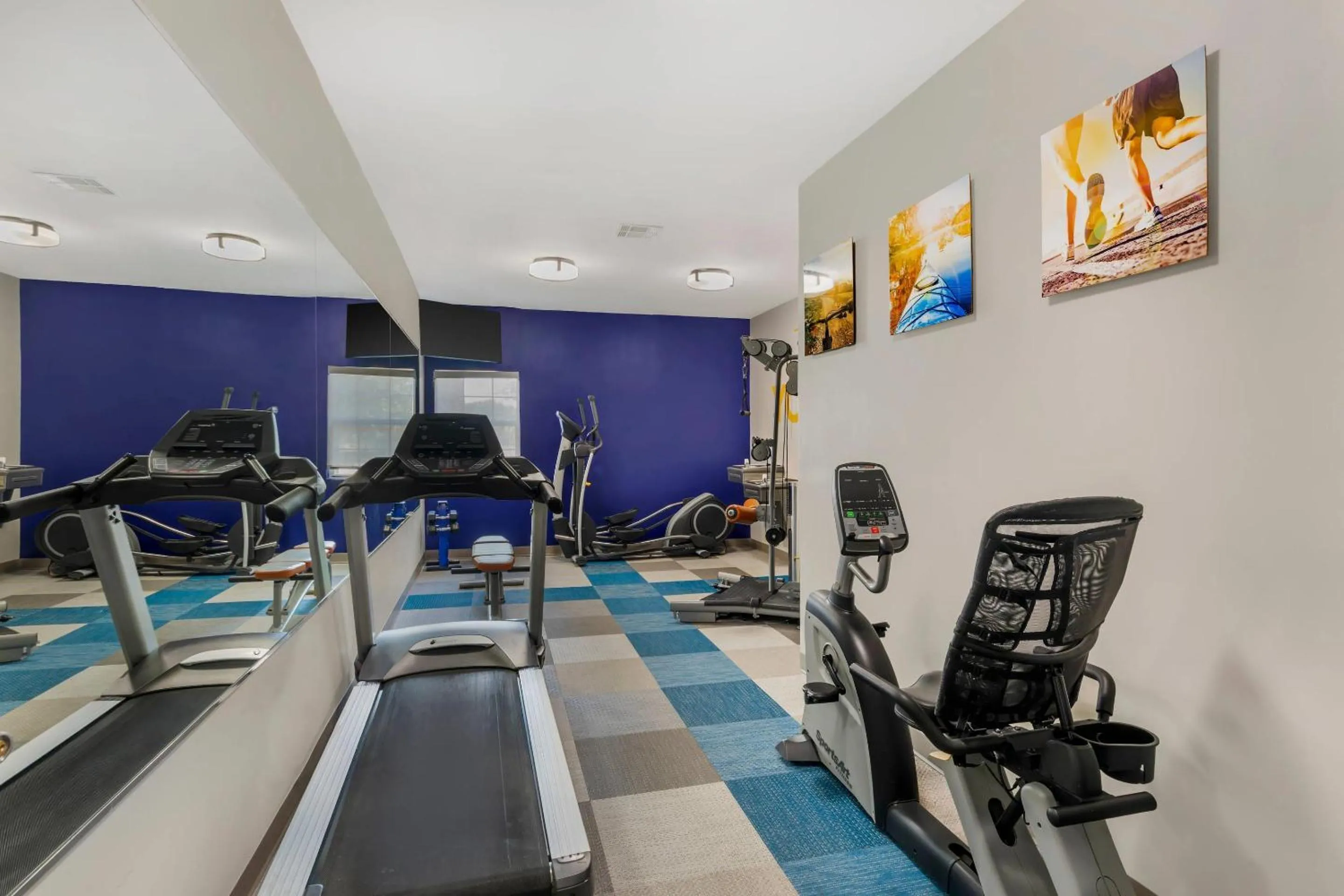 Fitness centre/facilities in Comfort Inn & Suites Red Oak - Dallas Area