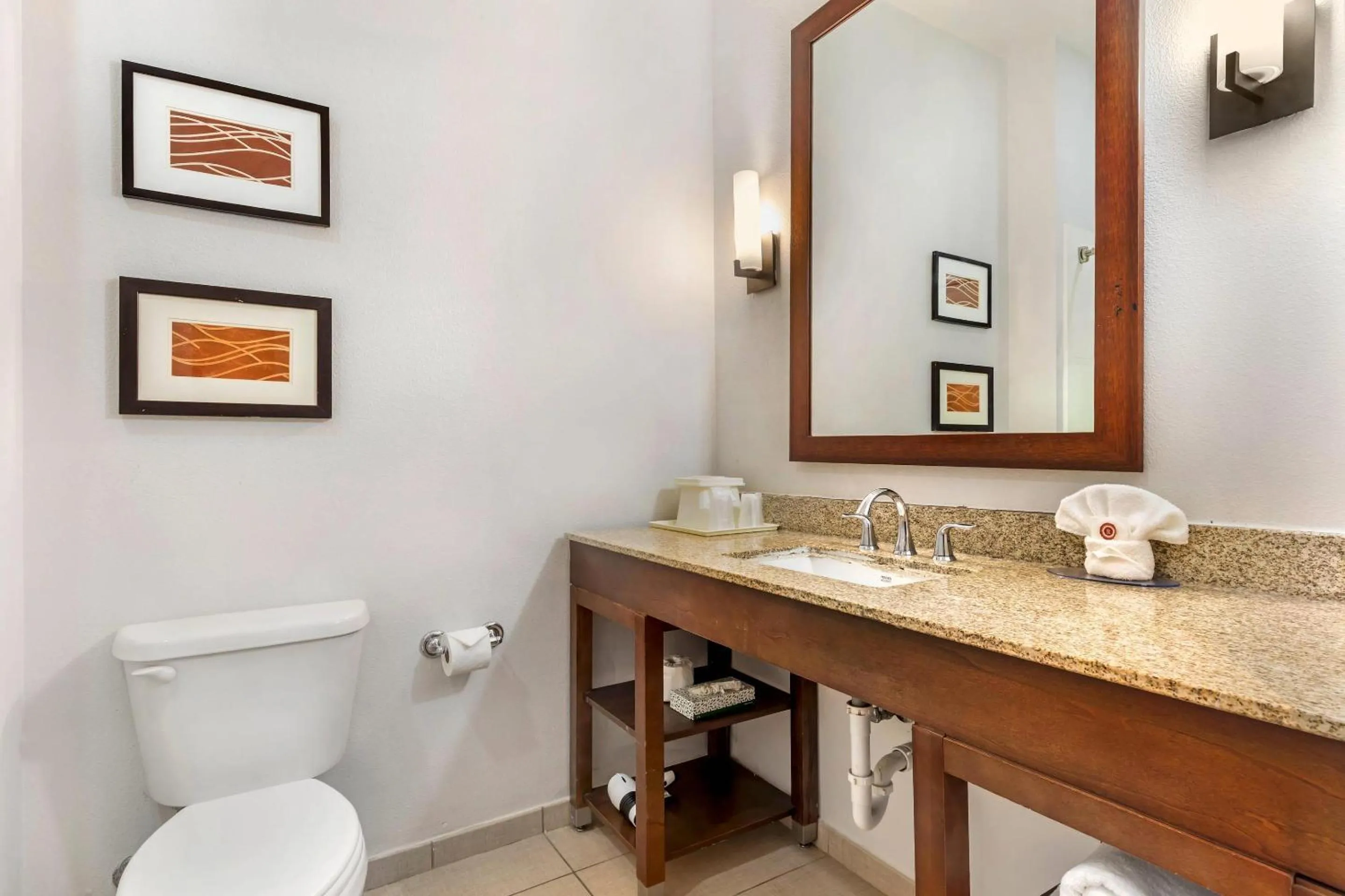 Bedroom in Comfort Inn & Suites Red Oak - Dallas Area