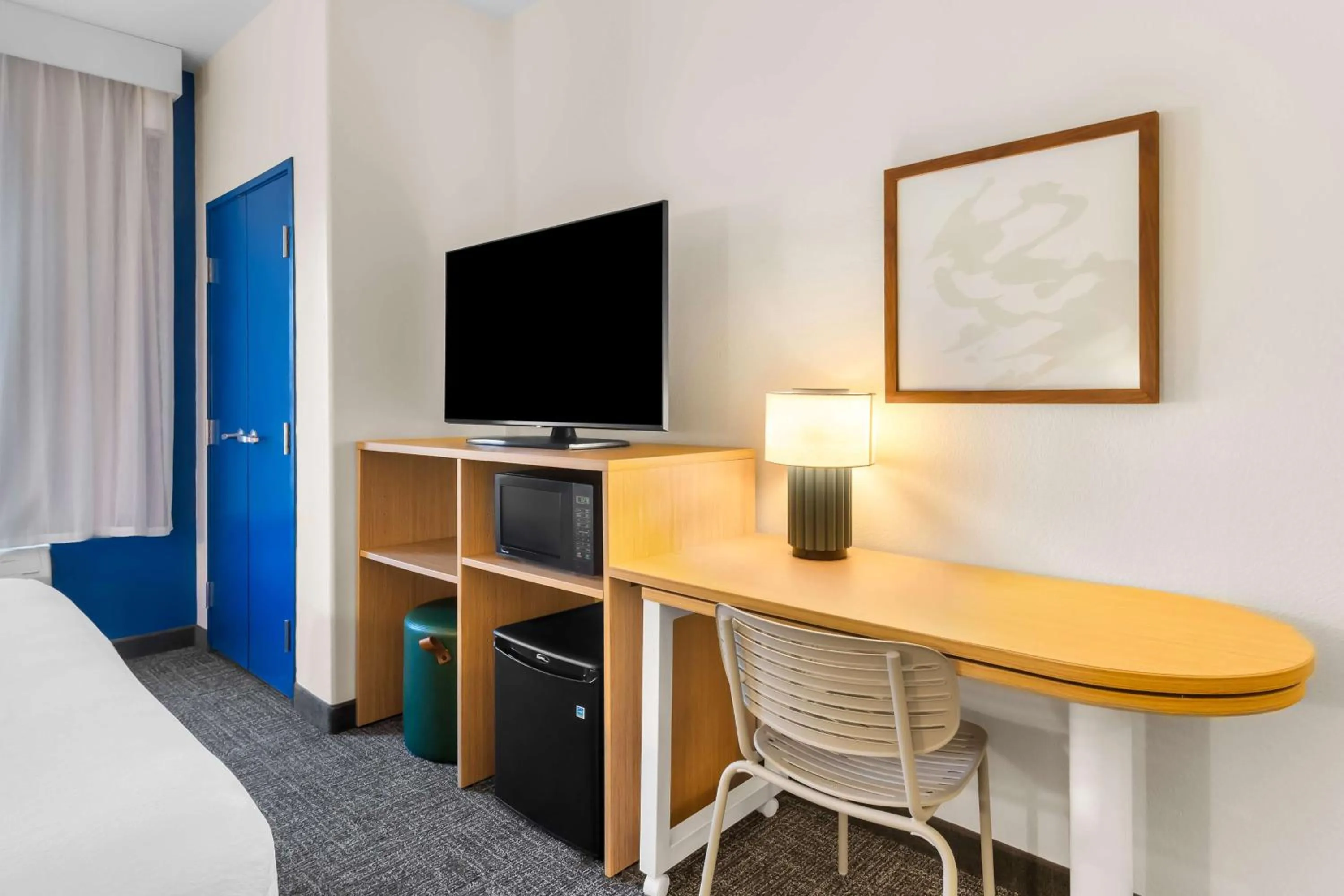 Bedroom, Bed in Spark by Hilton Pearland