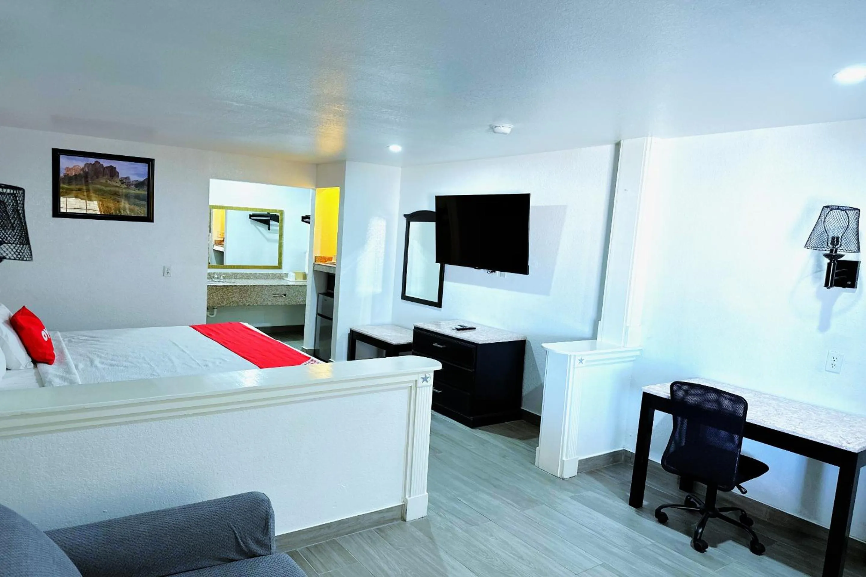 Bedroom, Bed in Three Rivers Executive Inn & Suites By OYO