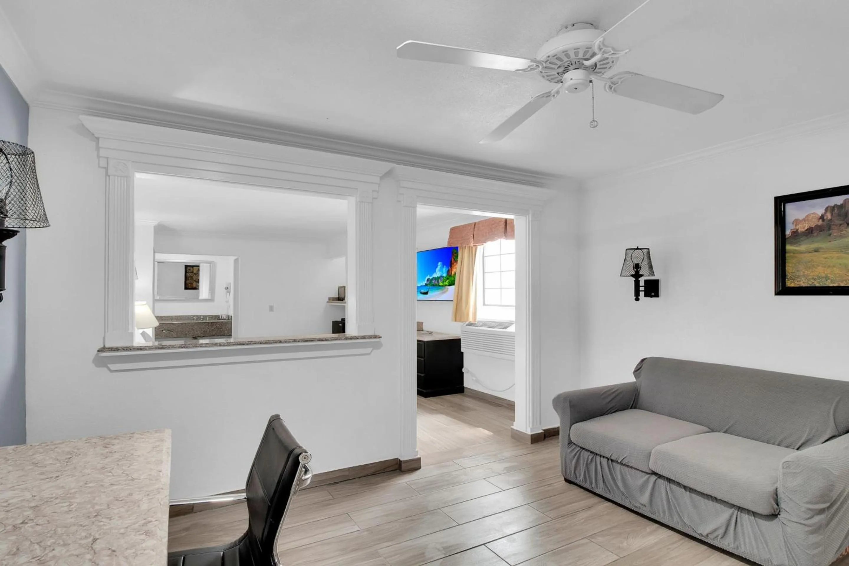 Bedroom in Three Rivers Executive Inn & Suites By OYO