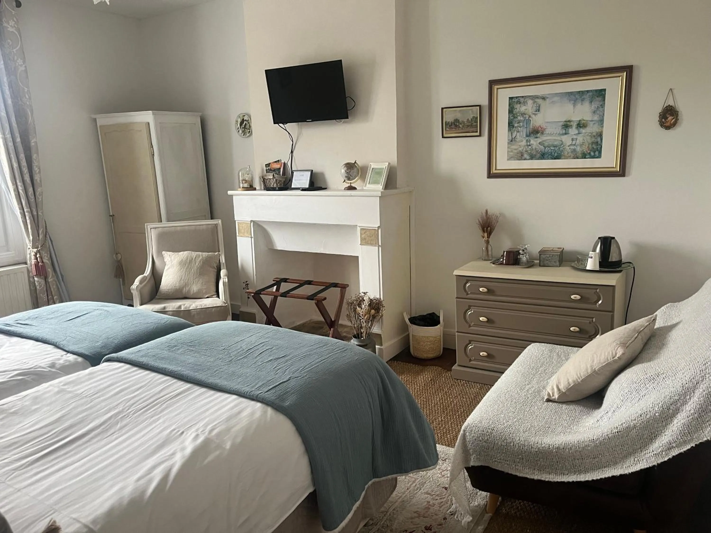 Toilet, Bed in Villa Médicis