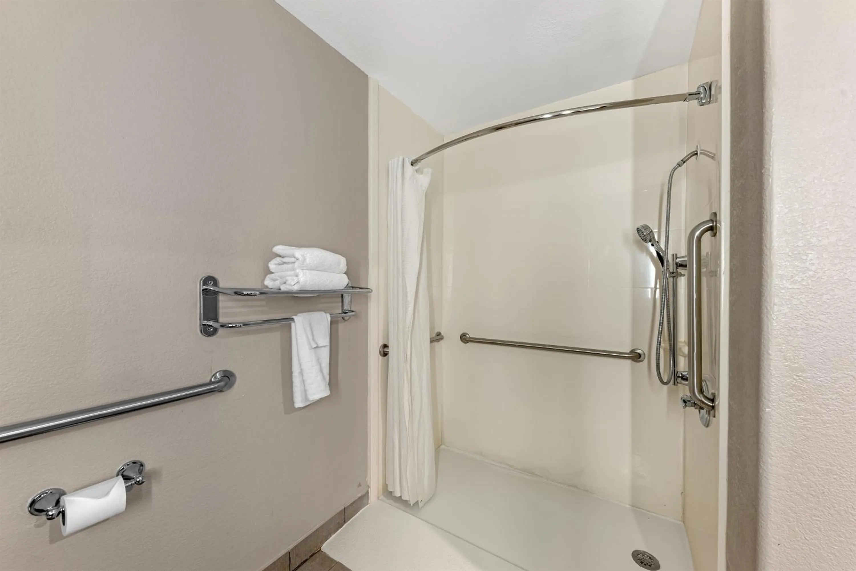 Bathroom in Best Western Plus Killeen - Fort Cavazos Hotel & Suites
