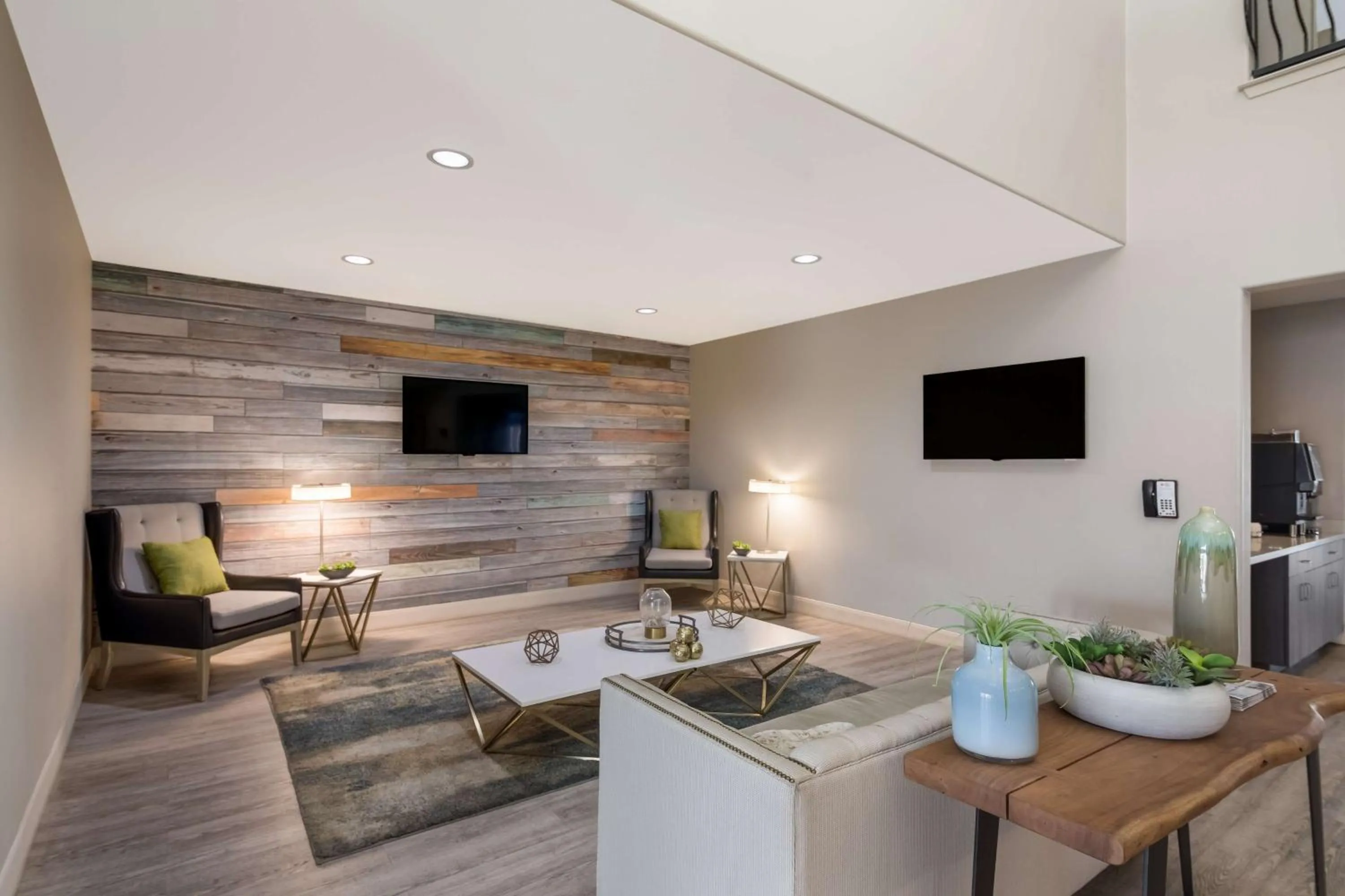 Lobby or reception in Best Western Plus Killeen - Fort Cavazos Hotel & Suites