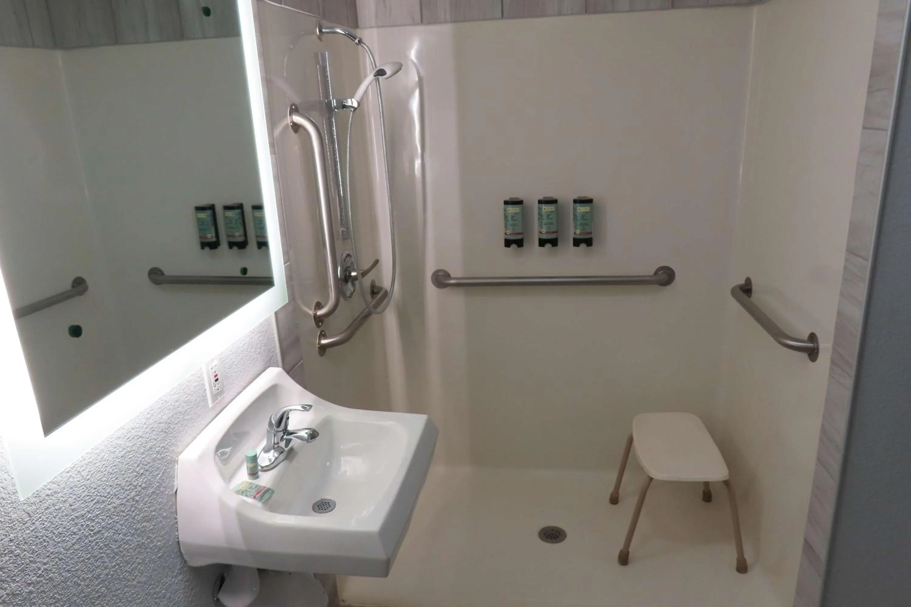 Bathroom in Best Western Childress West Hotel