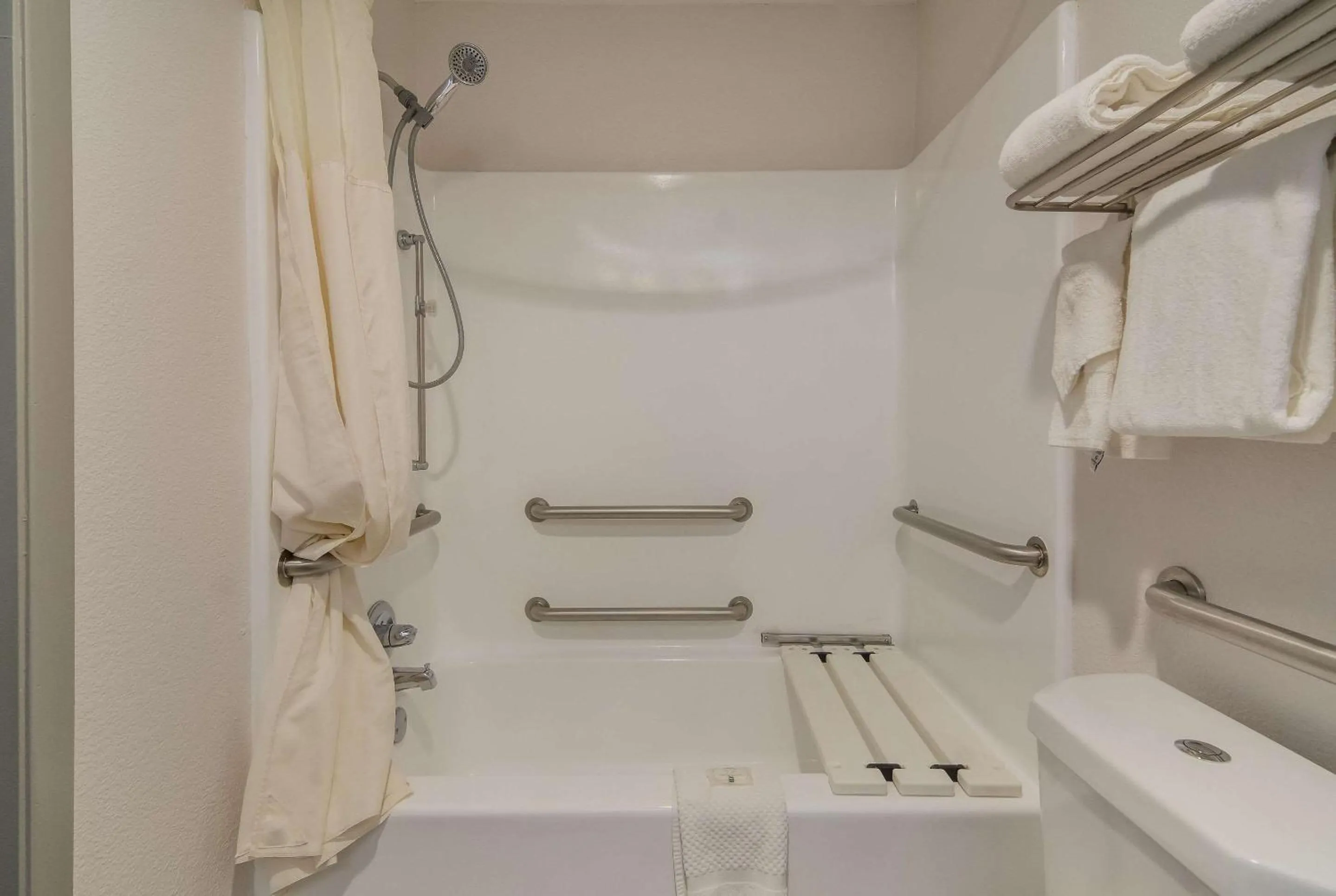 Bedroom in Quality Inn & Suites Waco North