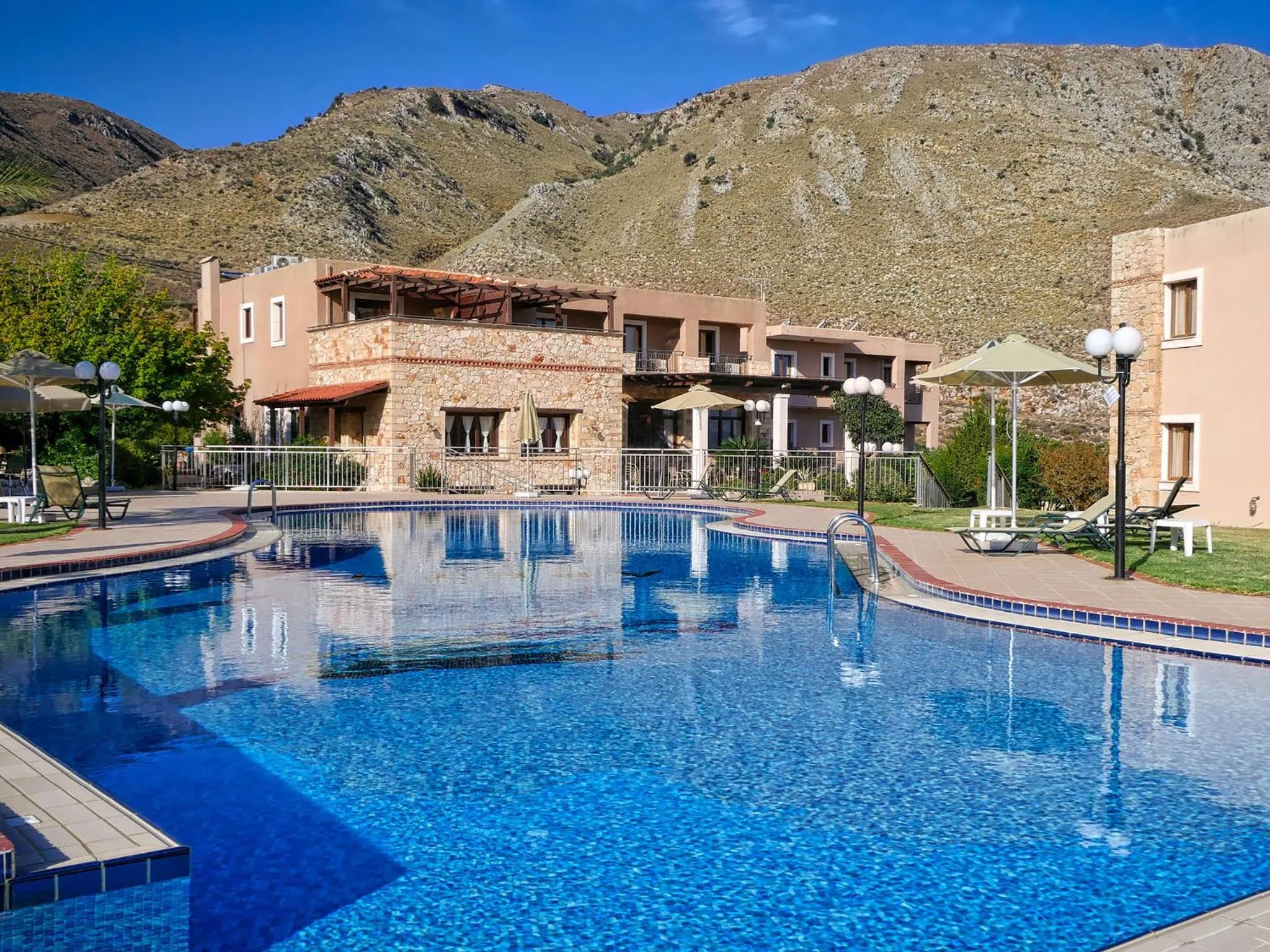 Swimming pool in Areti Aparthotel