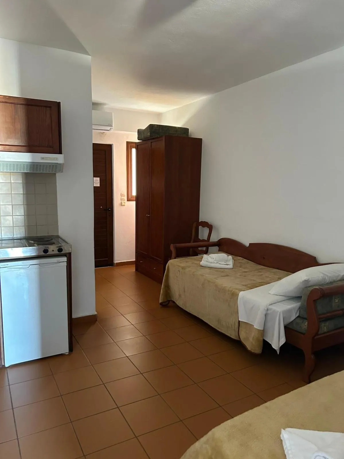 Living room, Bed in Areti Aparthotel