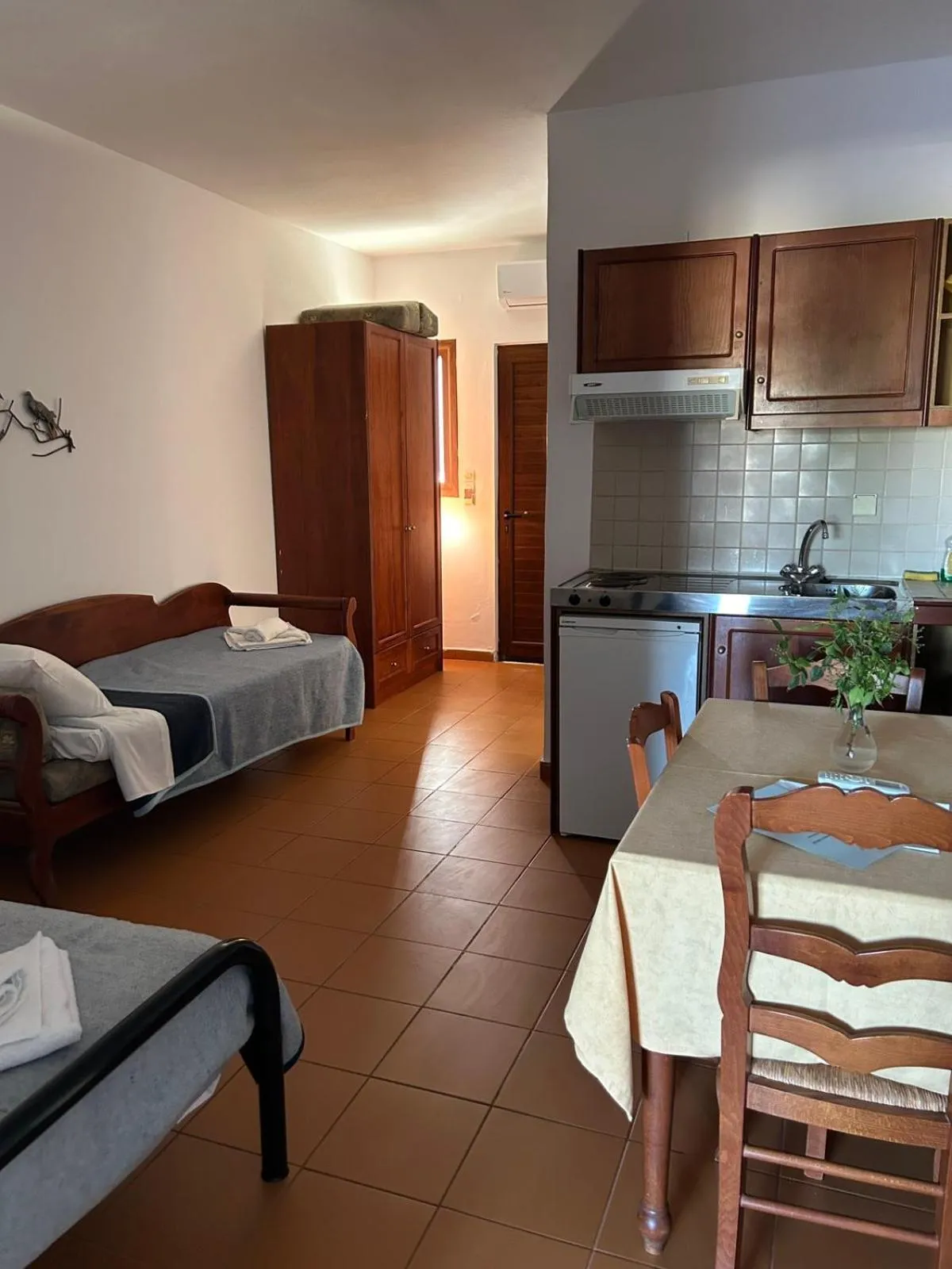 Living room, Bed in Areti Aparthotel