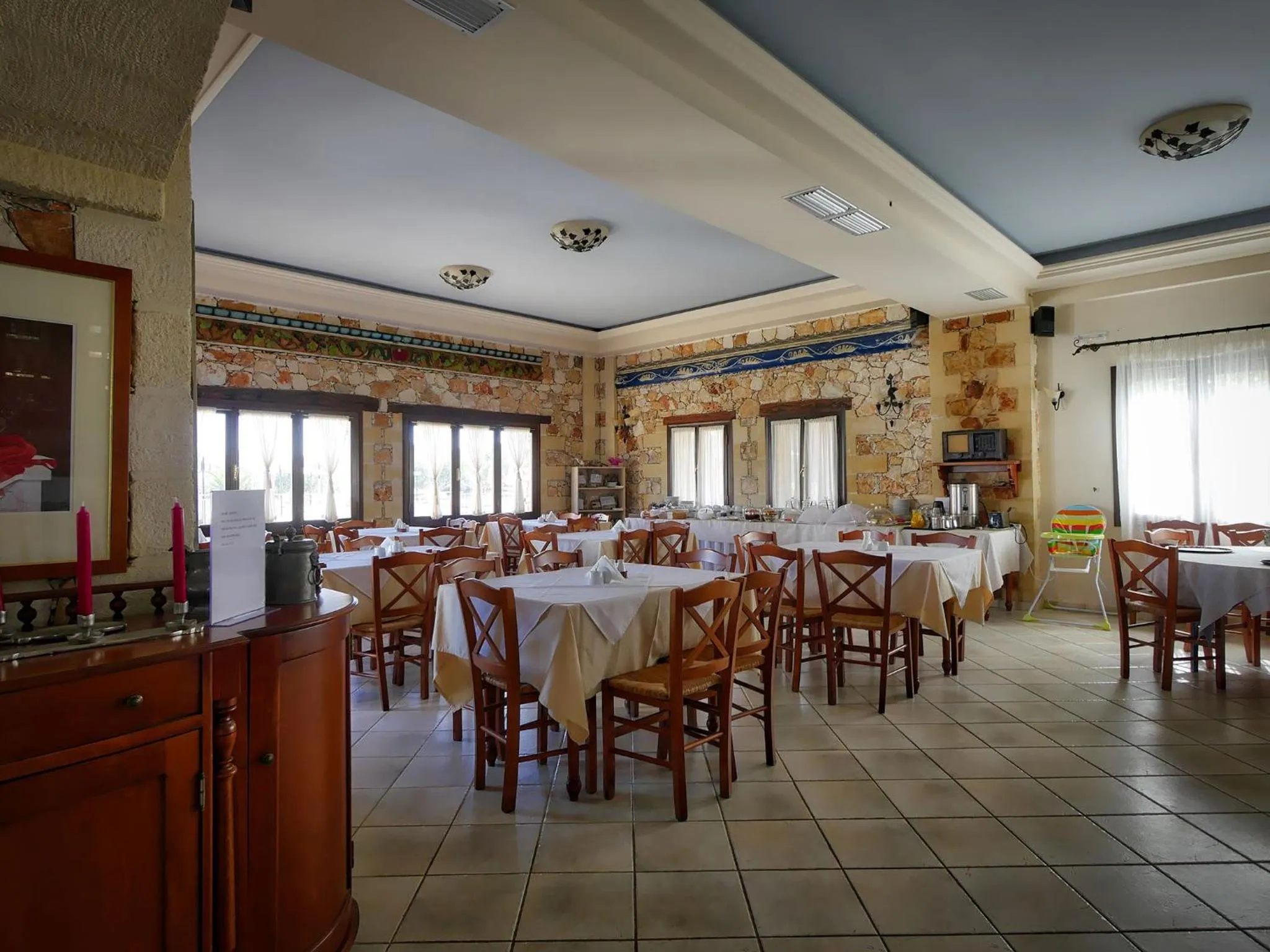 Restaurant/places to eat in Areti Aparthotel