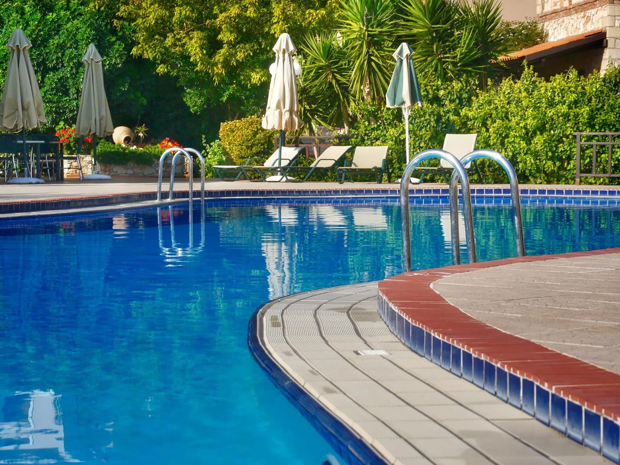 Swimming pool in Areti Aparthotel