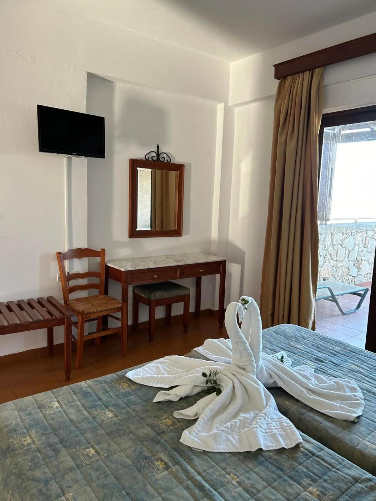 Bed in Areti Aparthotel