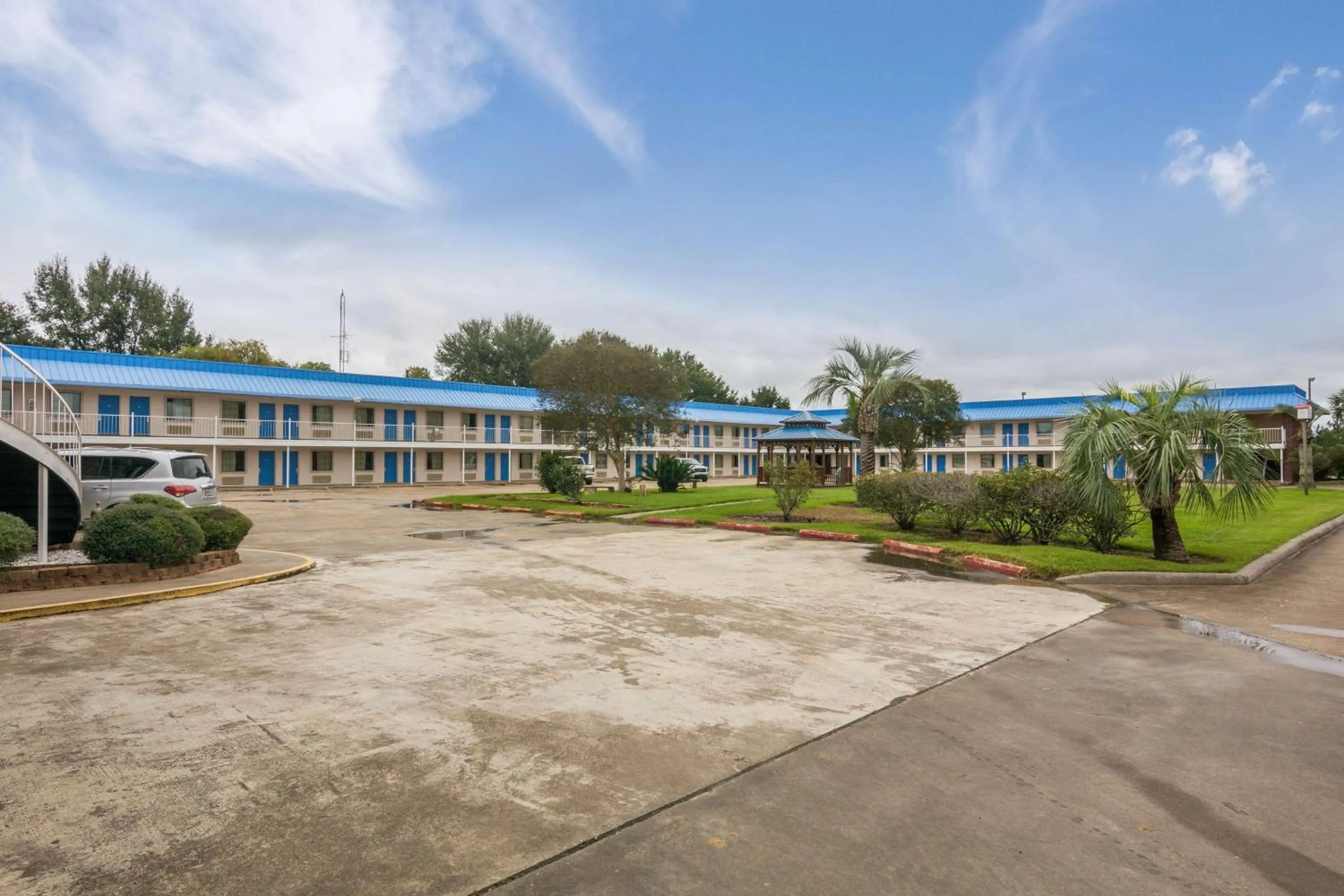 Property building in Motel 6-Winnie, TX