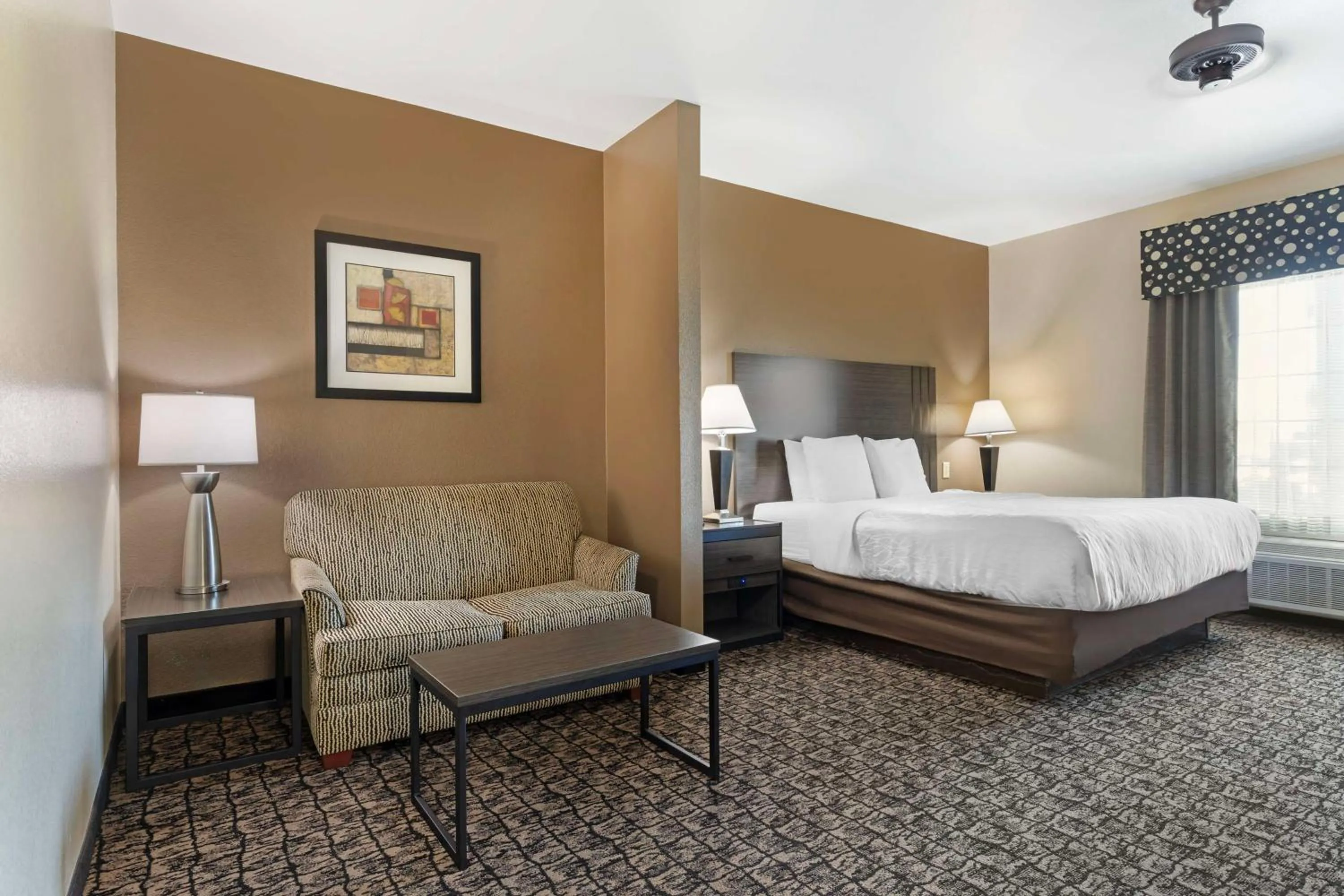 Photo of the whole room, Bed in Best Western Carthage Inn & Suites