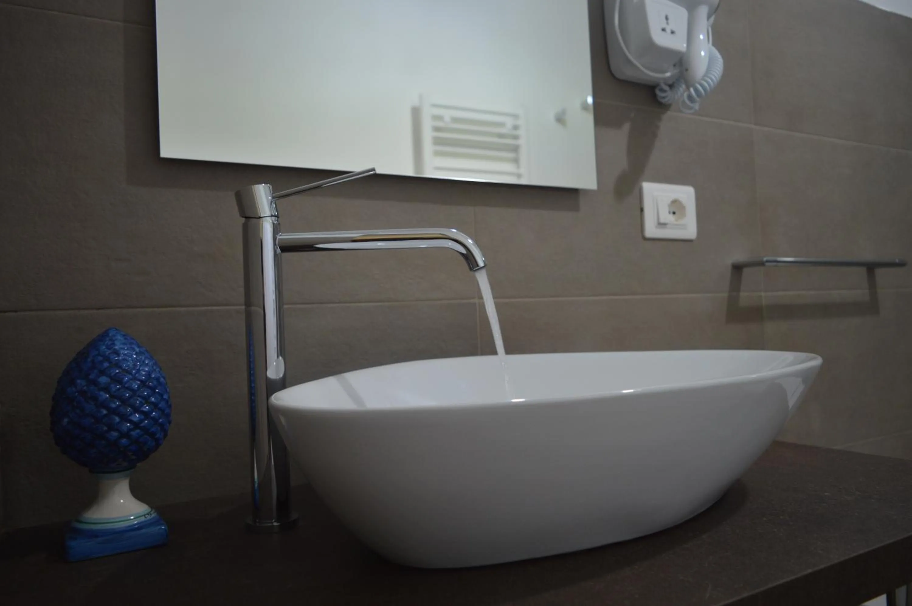 Bathroom in BeB L'ALLORO