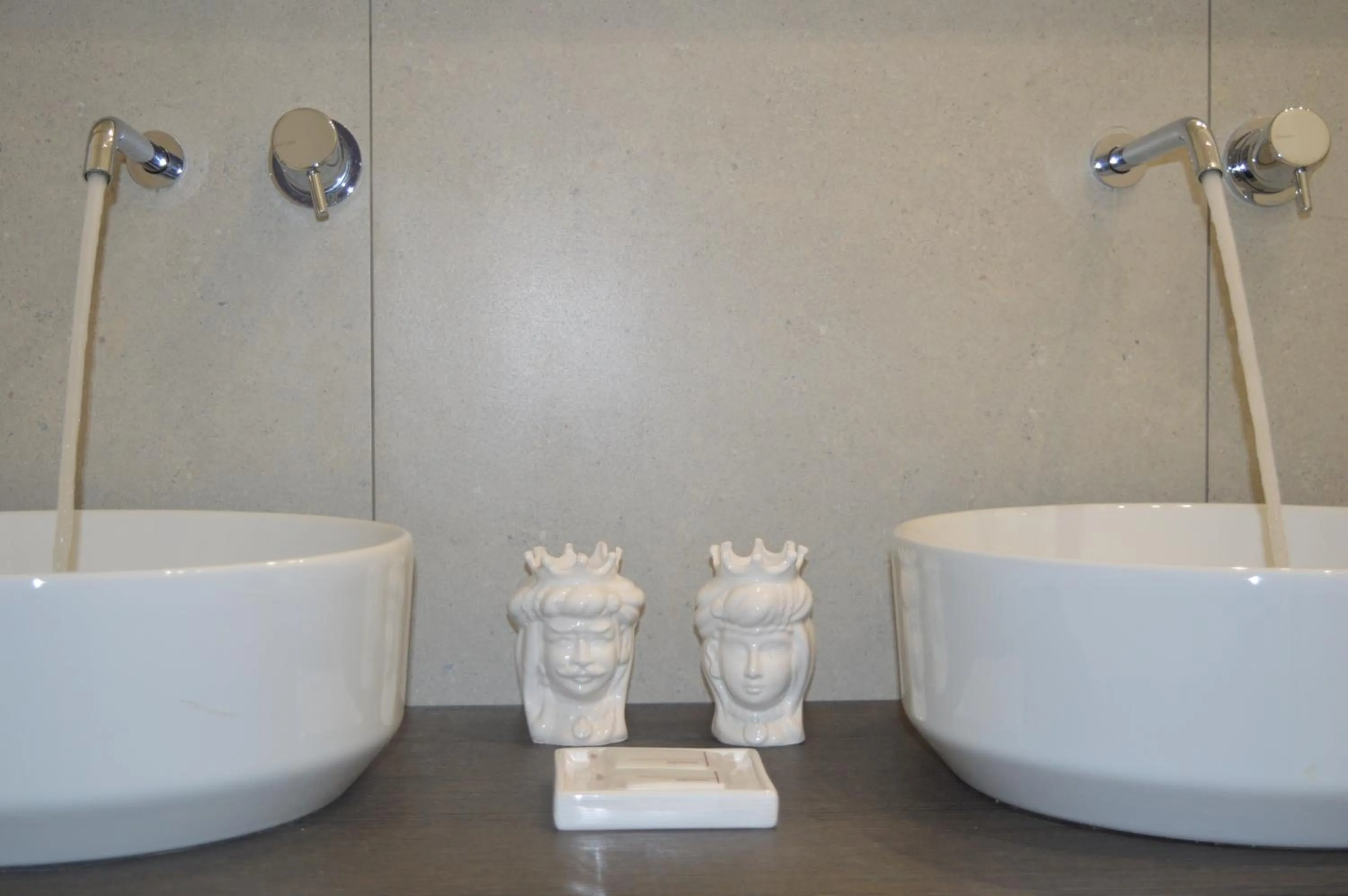 Bathroom in BeB L'ALLORO