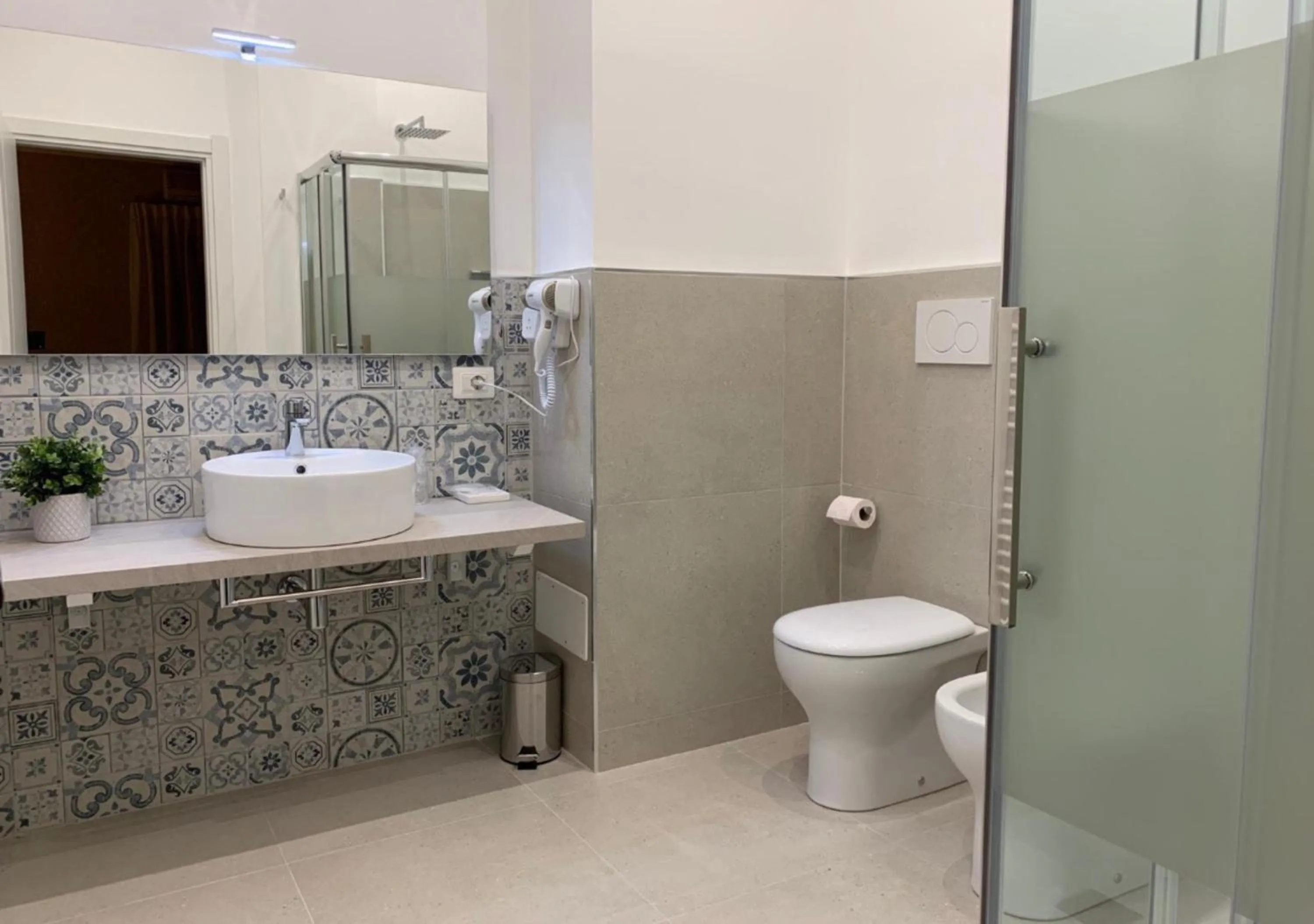 Bathroom in BeB L'ALLORO