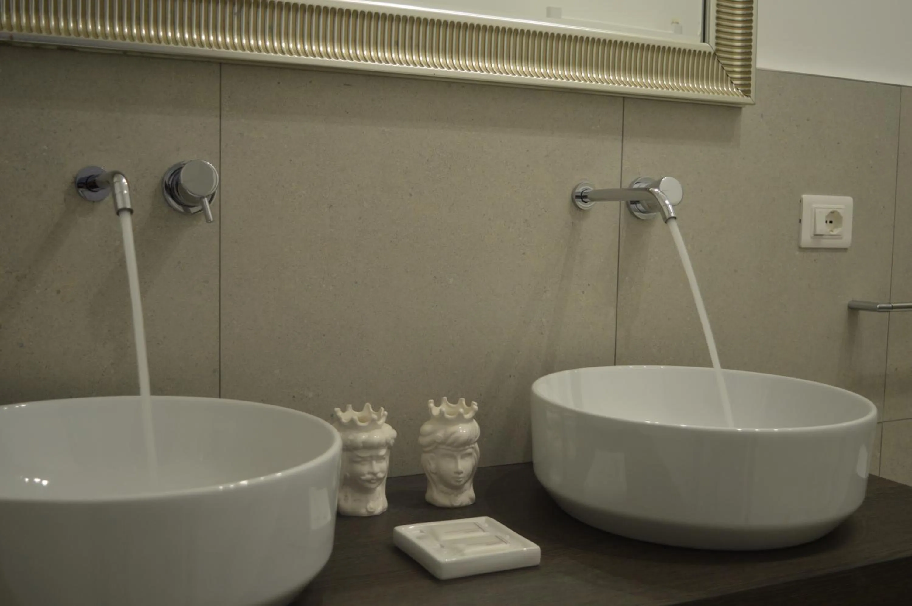 Bathroom in BeB L'ALLORO