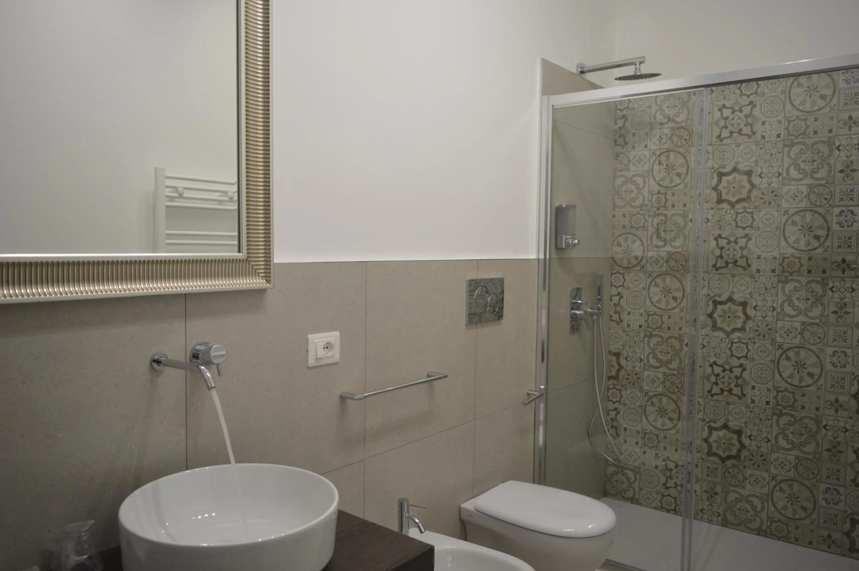 Bathroom in BeB L'ALLORO