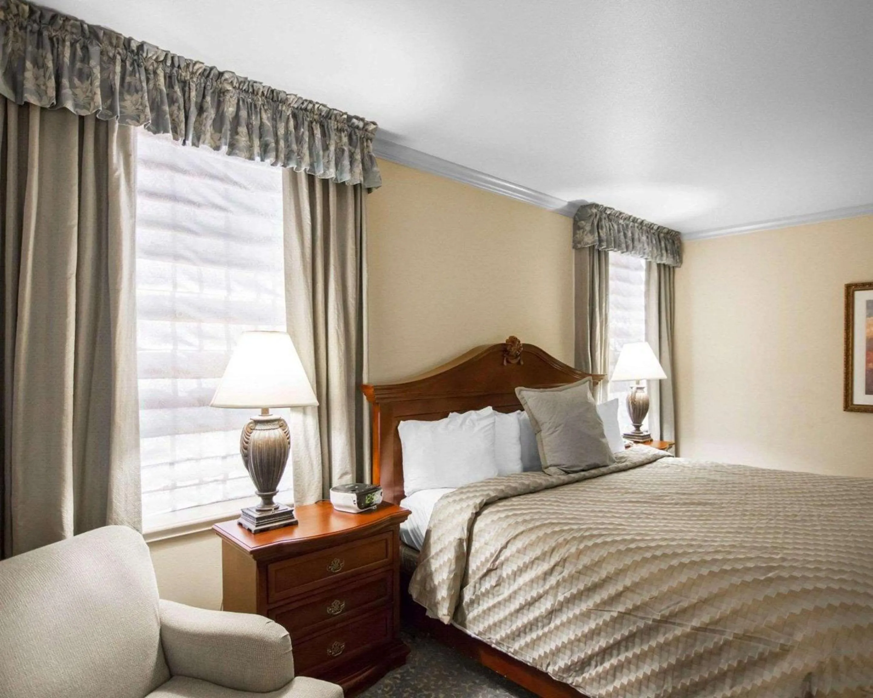 Bedroom, Bed in Liberty Hotel, an Ascend Collection Hotel