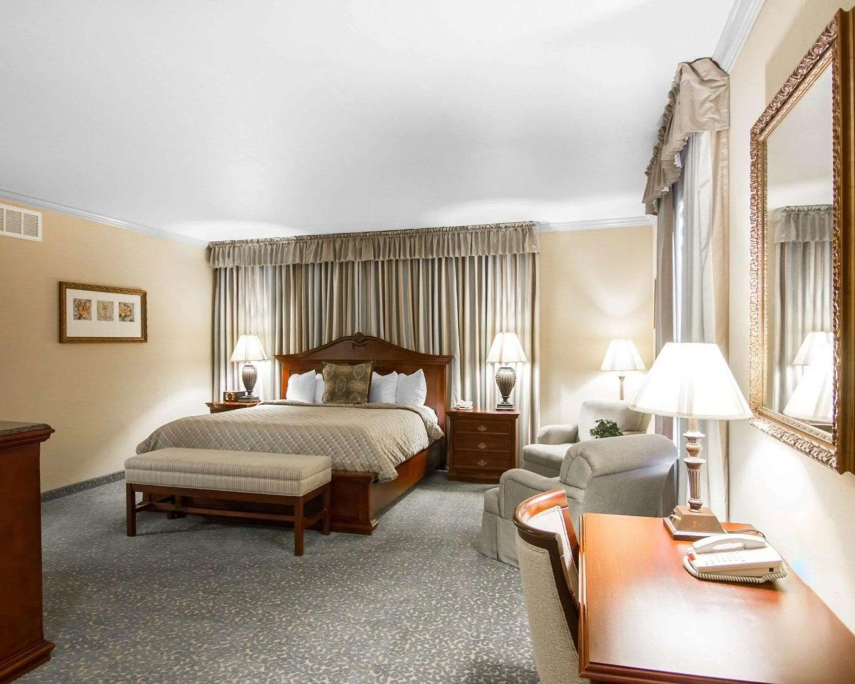 Bedroom, Bed in Liberty Hotel, an Ascend Collection Hotel