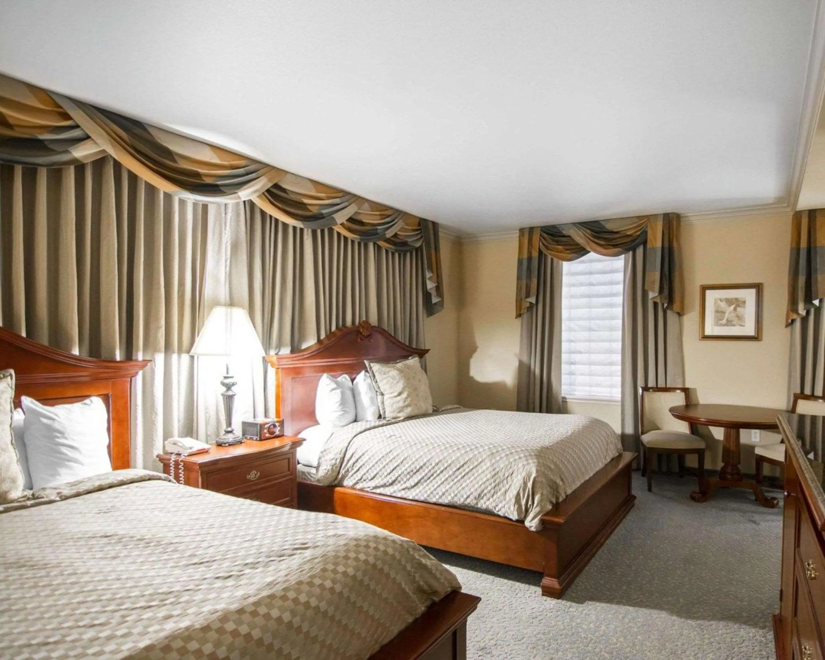 Bedroom, Bed in Liberty Hotel, an Ascend Collection Hotel