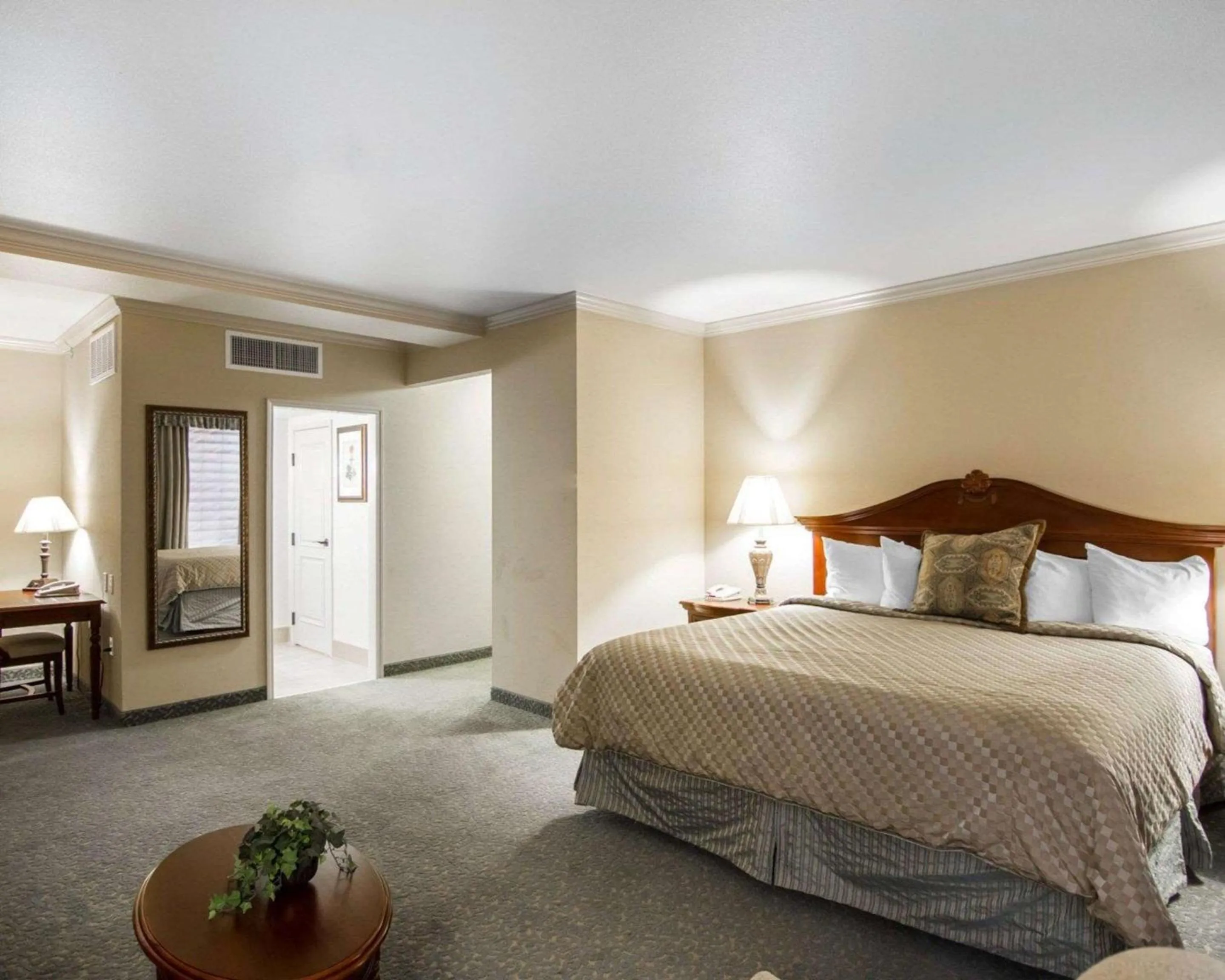 Bedroom, Bed in Liberty Hotel, an Ascend Collection Hotel