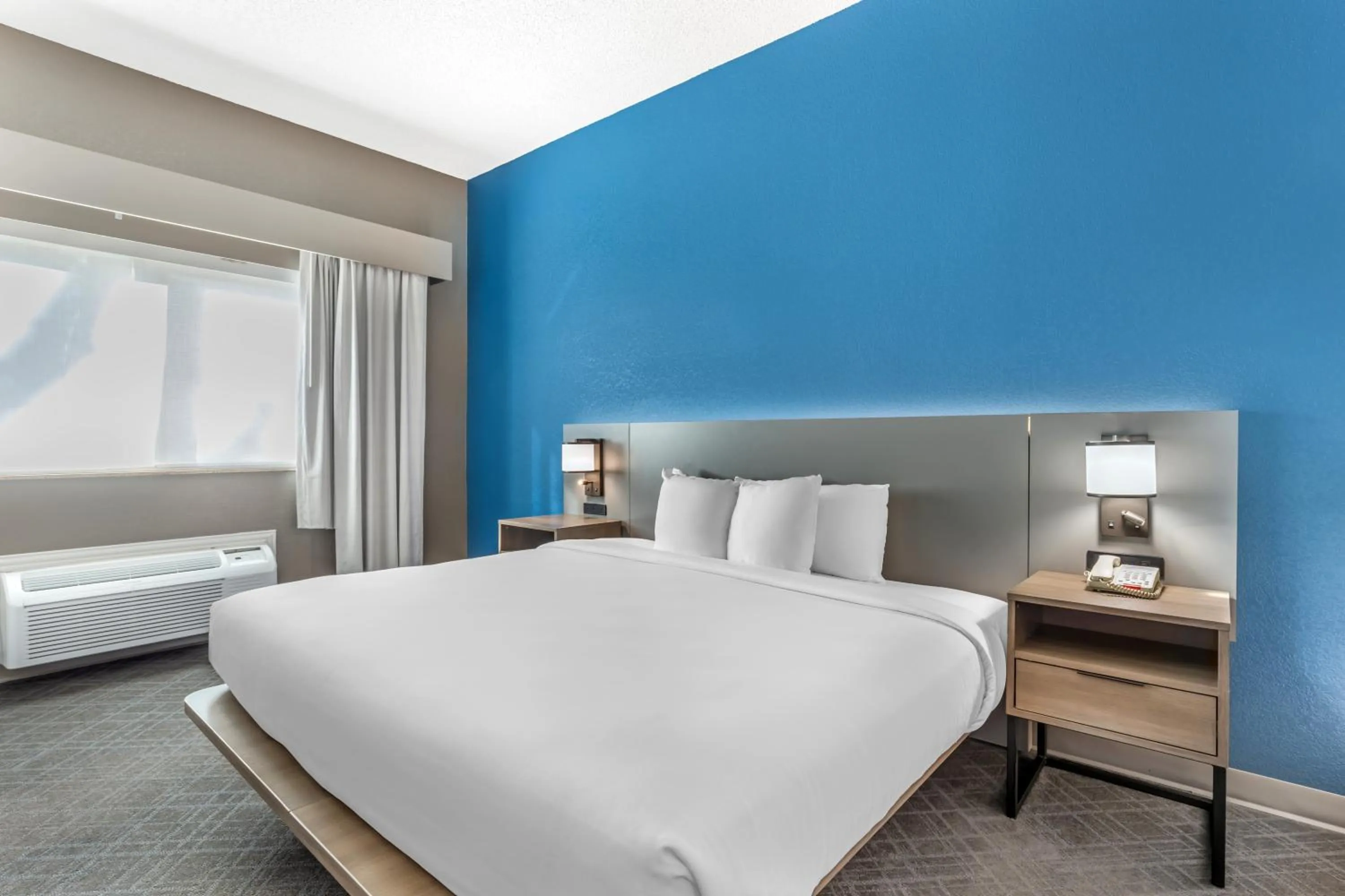 Bed in Comfort Suites Nacogdoches