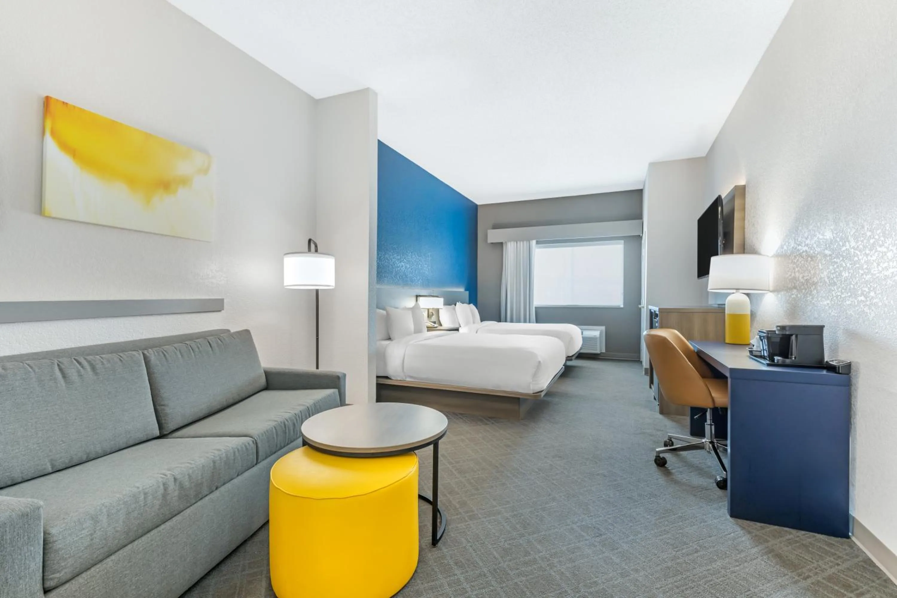 Photo of the whole room, Bed in Comfort Suites Nacogdoches