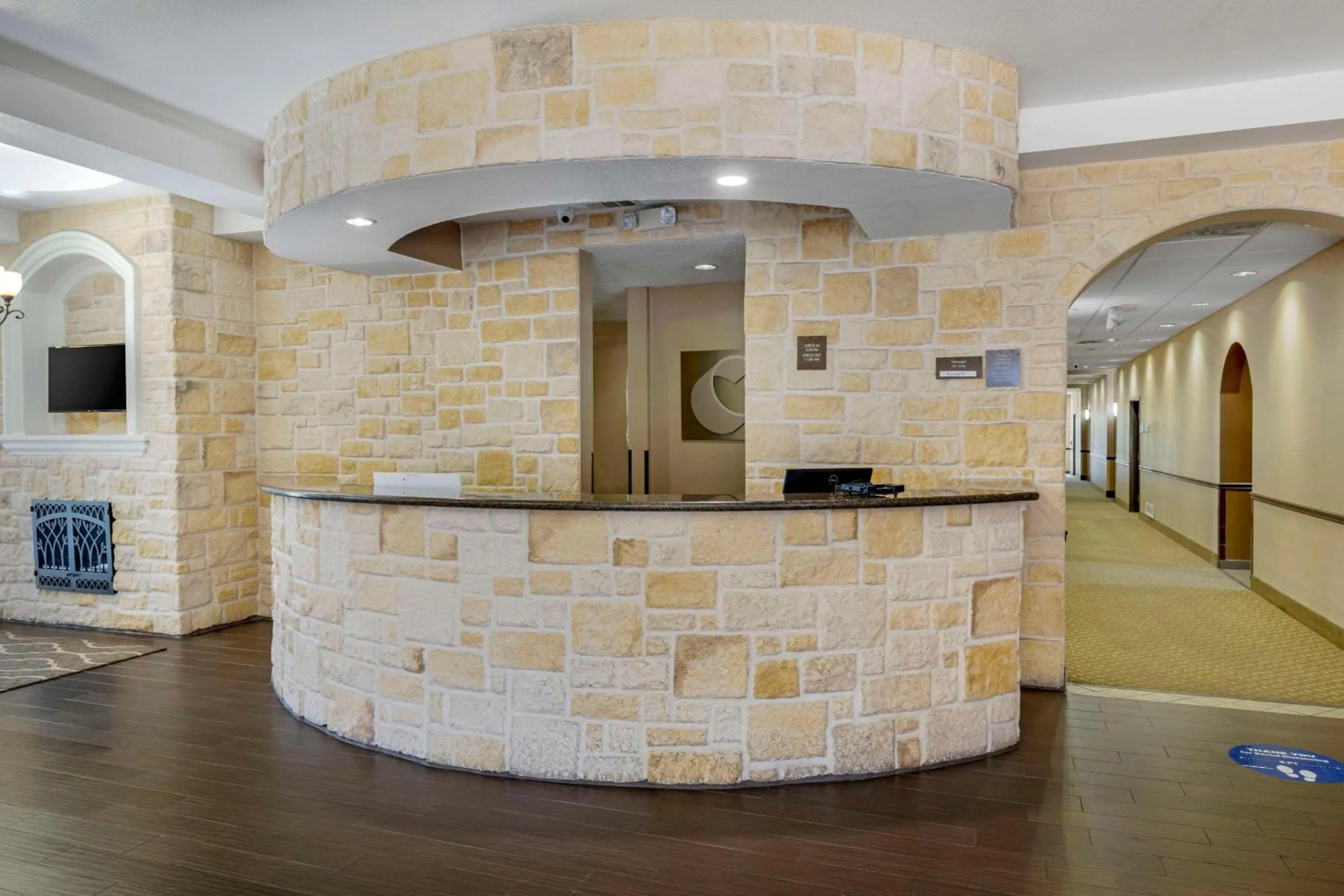Lobby or reception in Comfort Suites Benbrook - Fort Worth Southwest