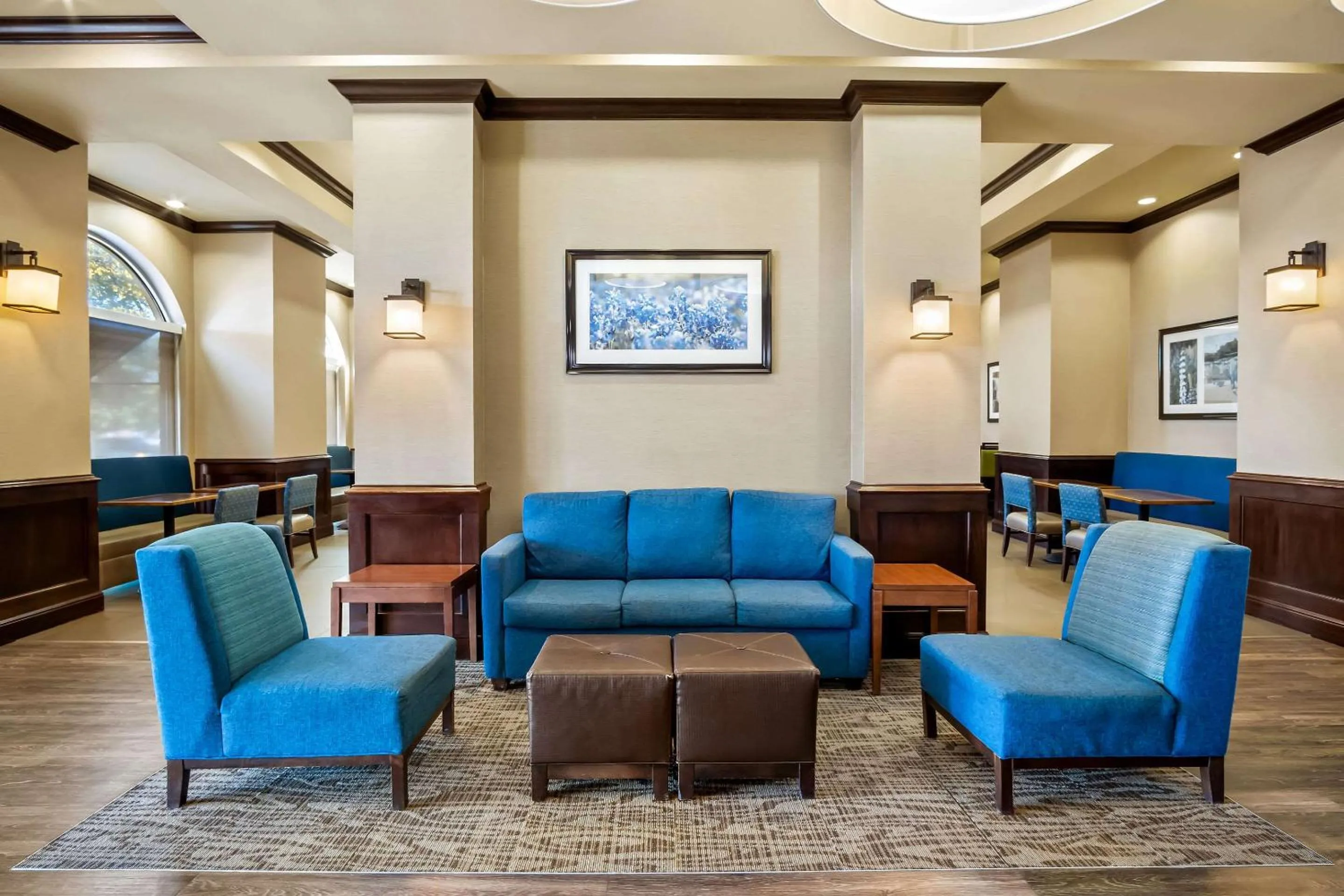 Lobby or reception in Comfort Suites Frisco