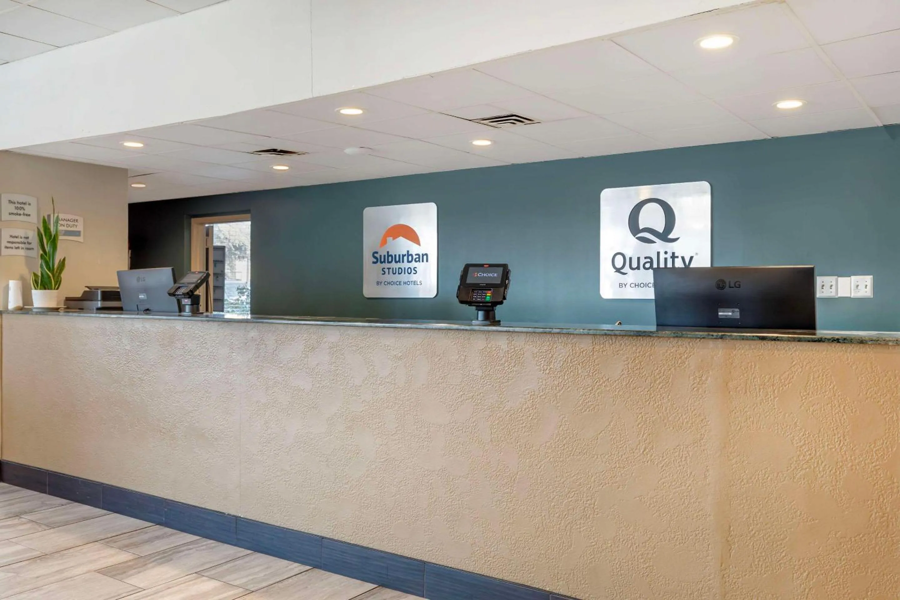 Lobby or reception in Quality Inn Gainesville