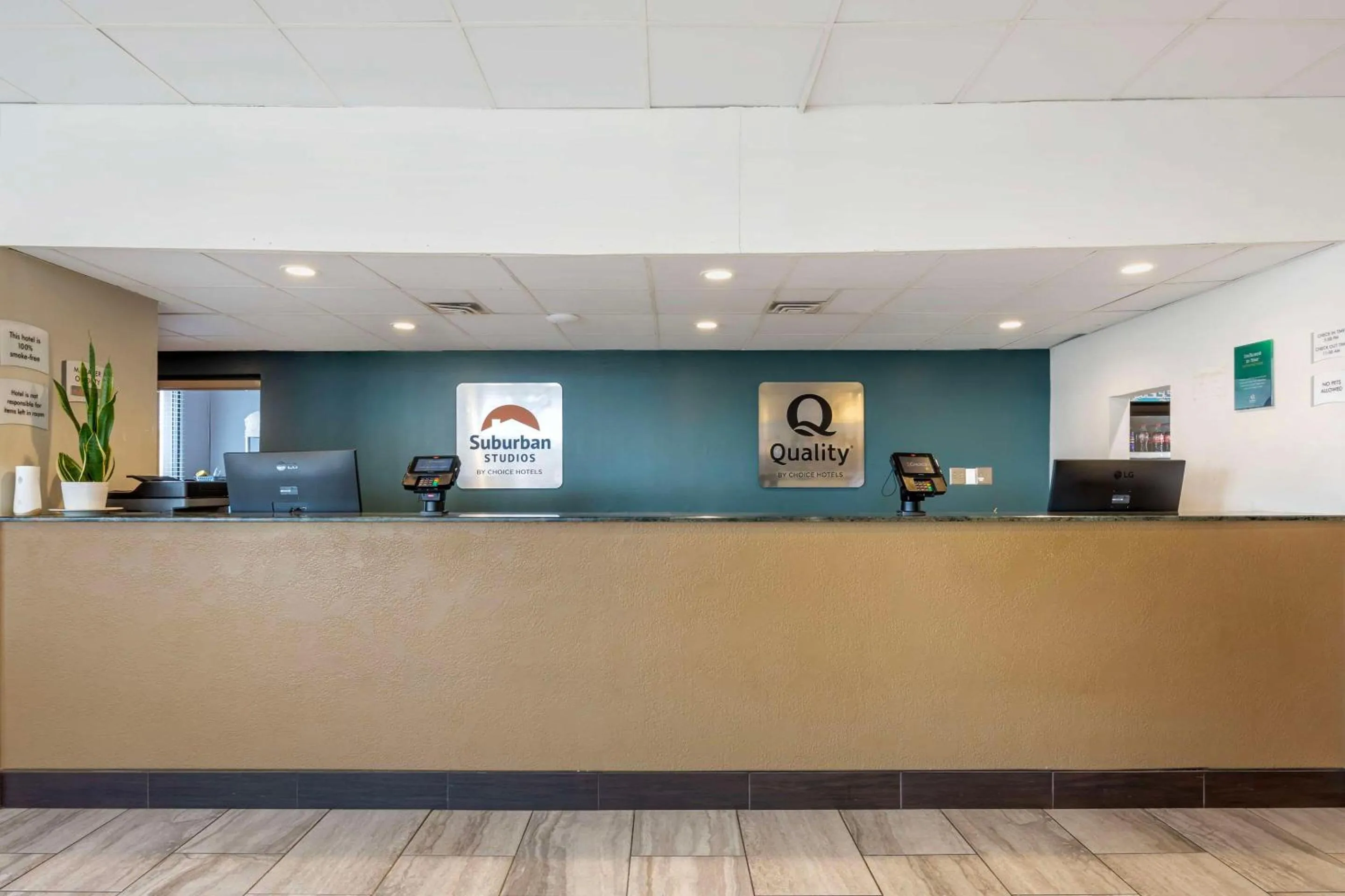 Lobby or reception in Quality Inn Gainesville