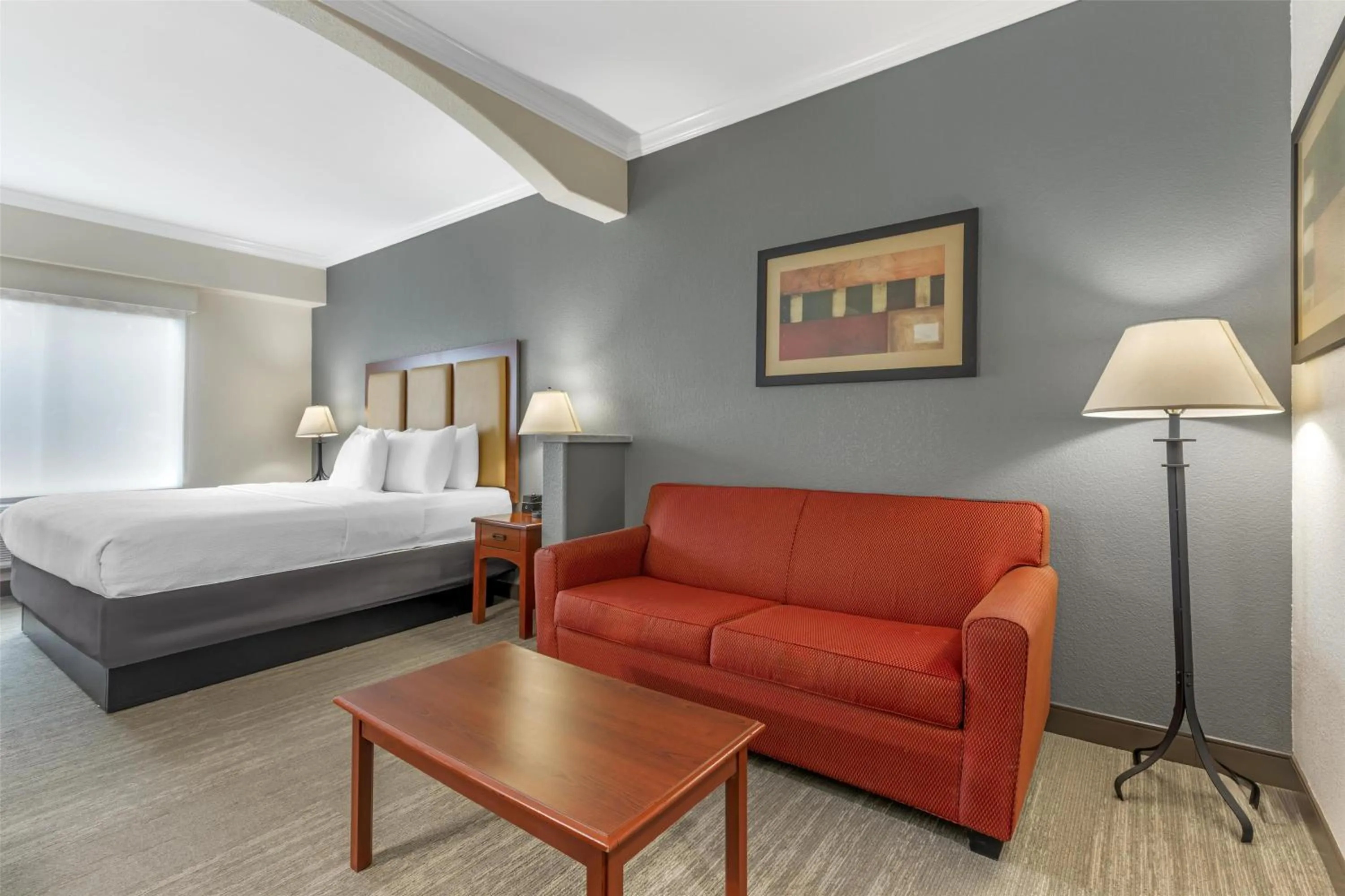 Photo of the whole room, Bed in Best Western Plus Waxahachie Inn & Suites