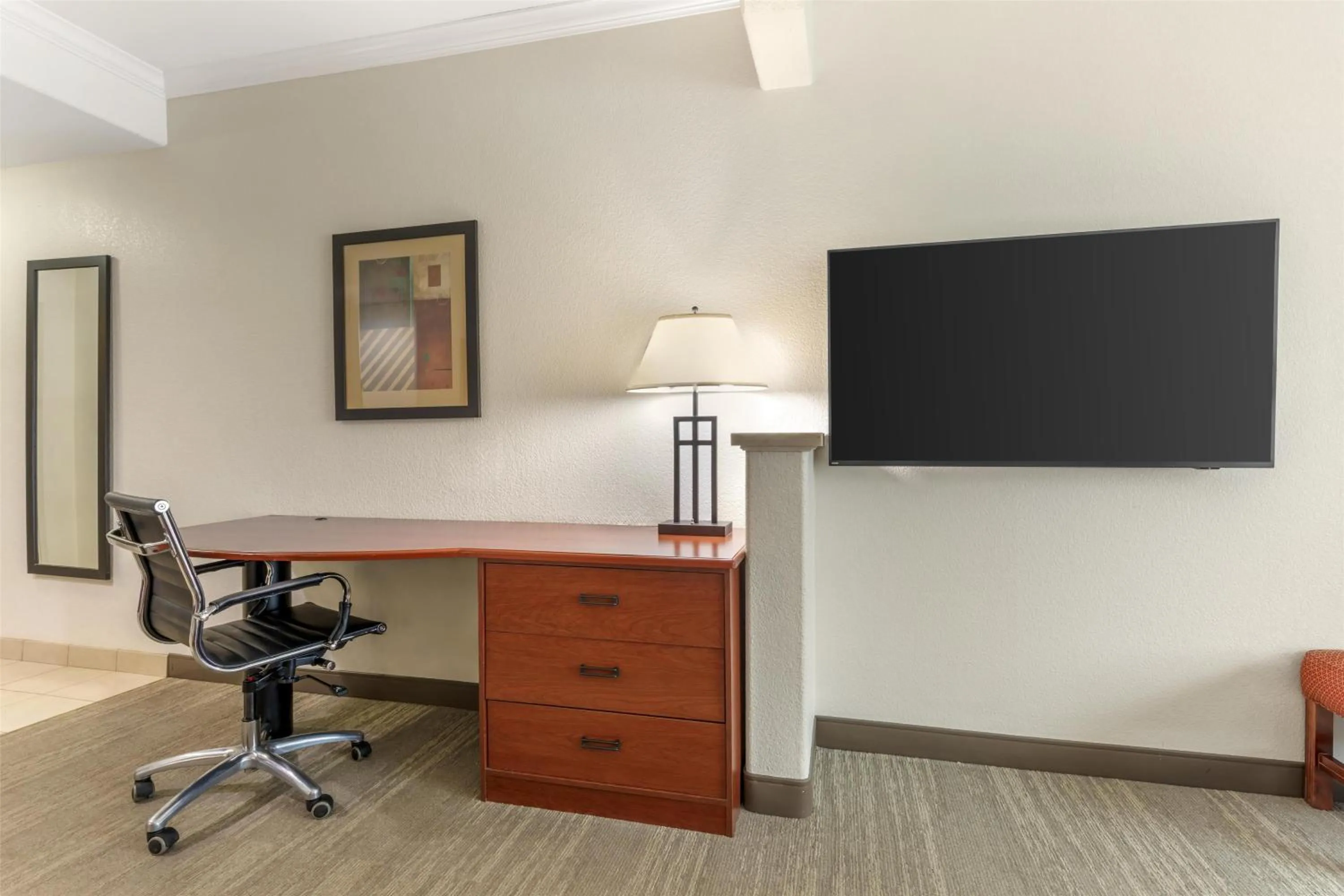 Photo of the whole room in Best Western Plus Waxahachie Inn & Suites