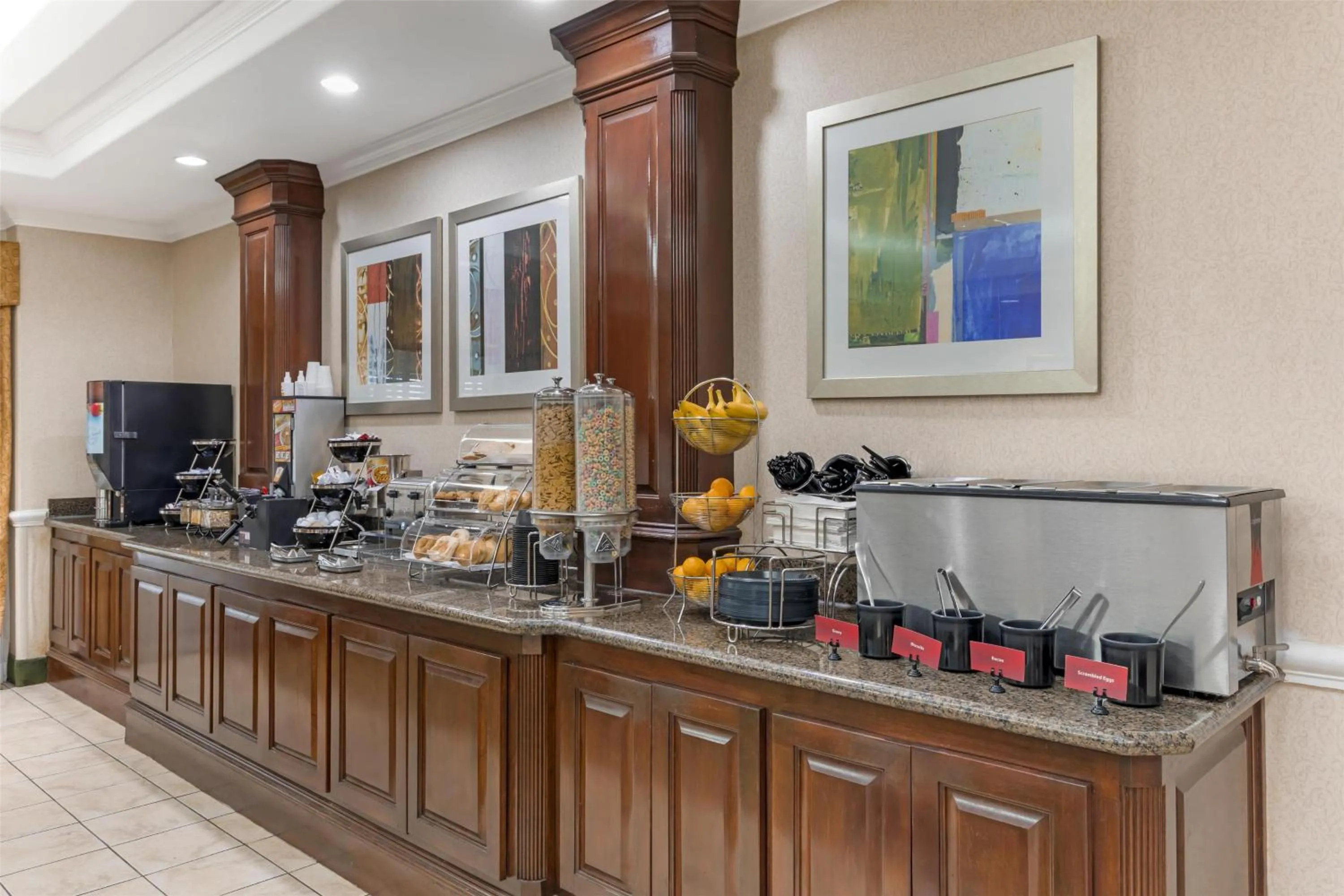 Breakfast in Best Western Plus Waxahachie Inn & Suites